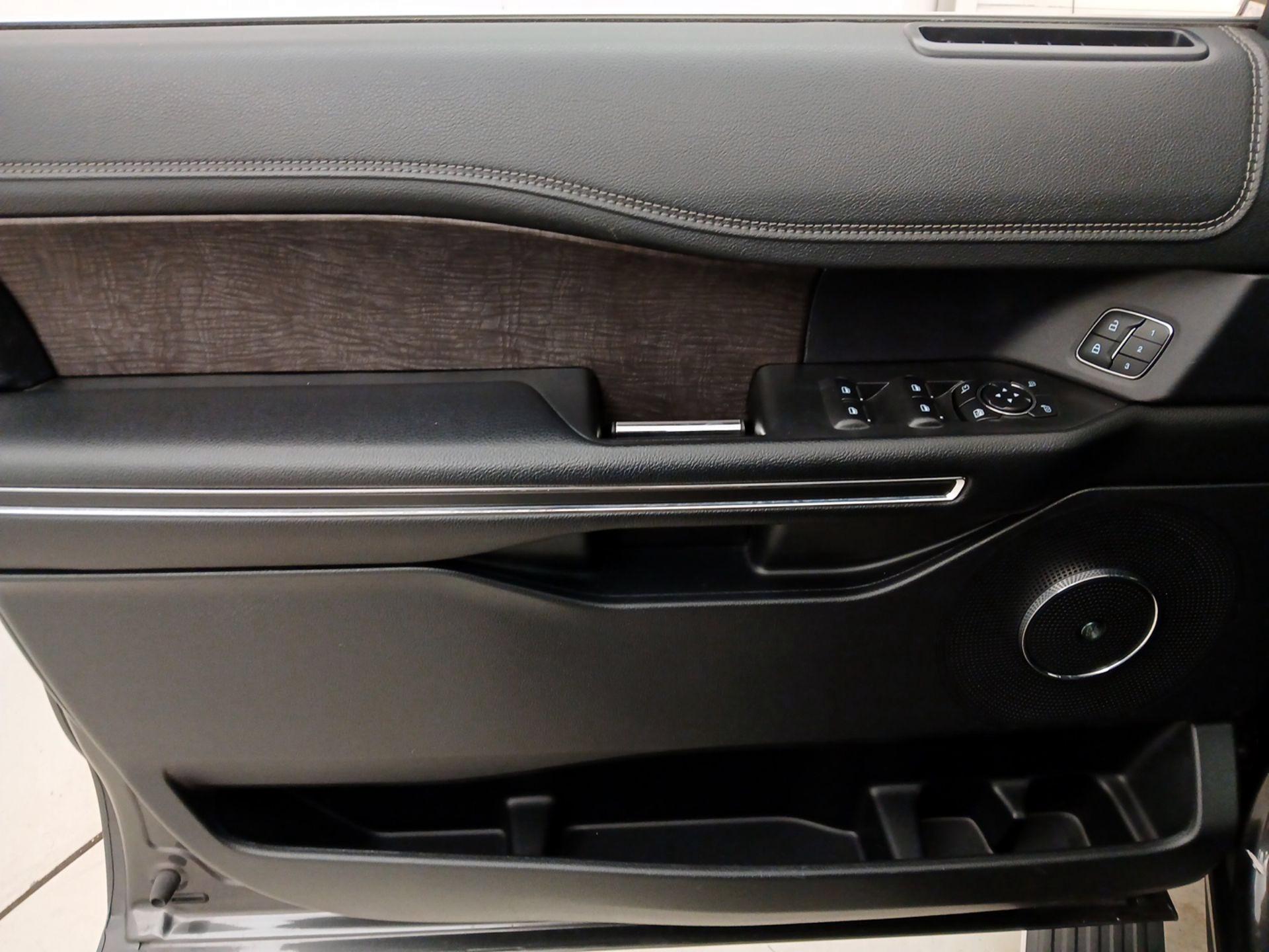 Thumbnail: 2021 Ford Expedition - 12