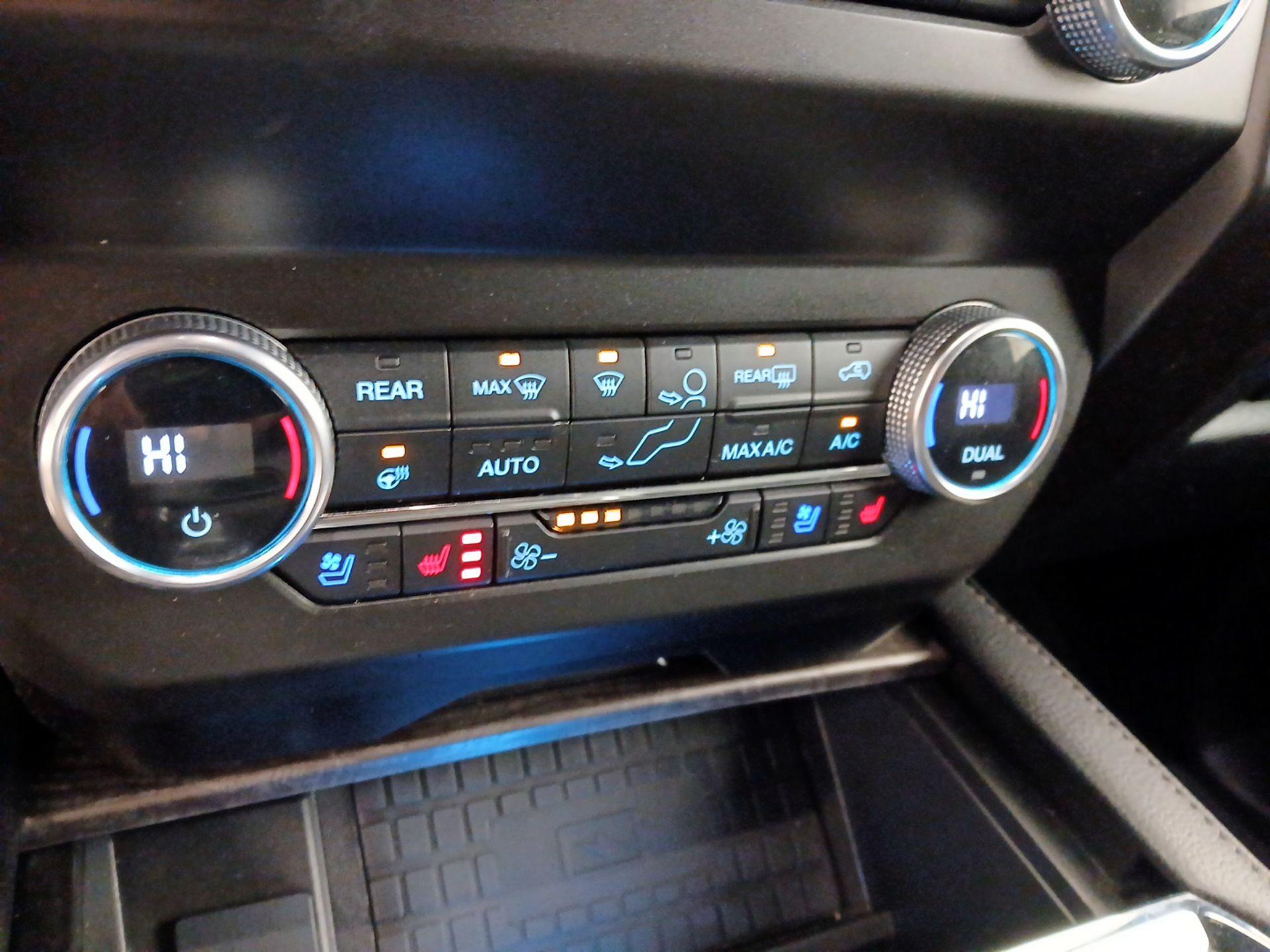 Thumbnail: 2021 Ford Expedition - 16