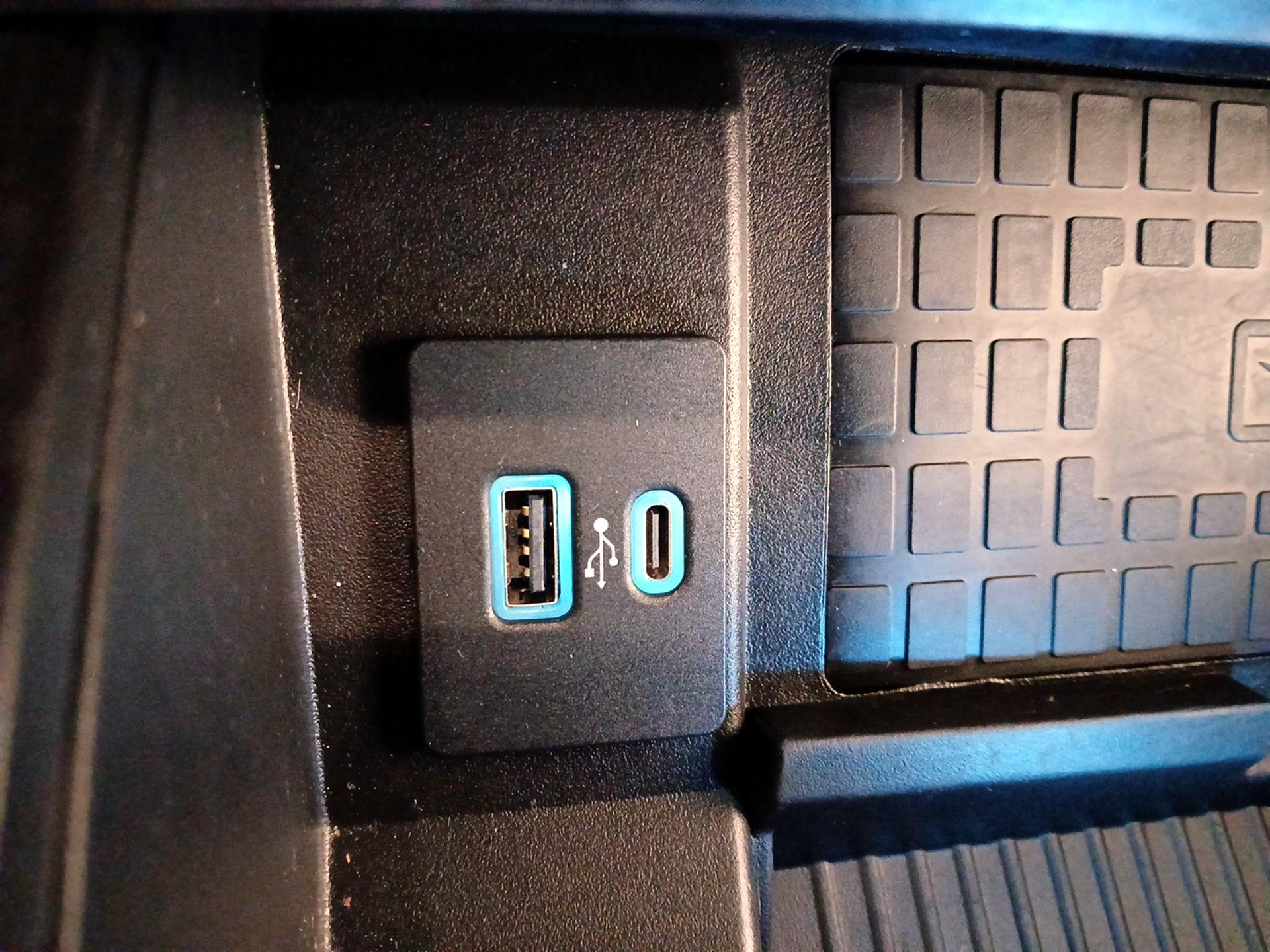 Thumbnail: 2021 Ford Expedition - 18