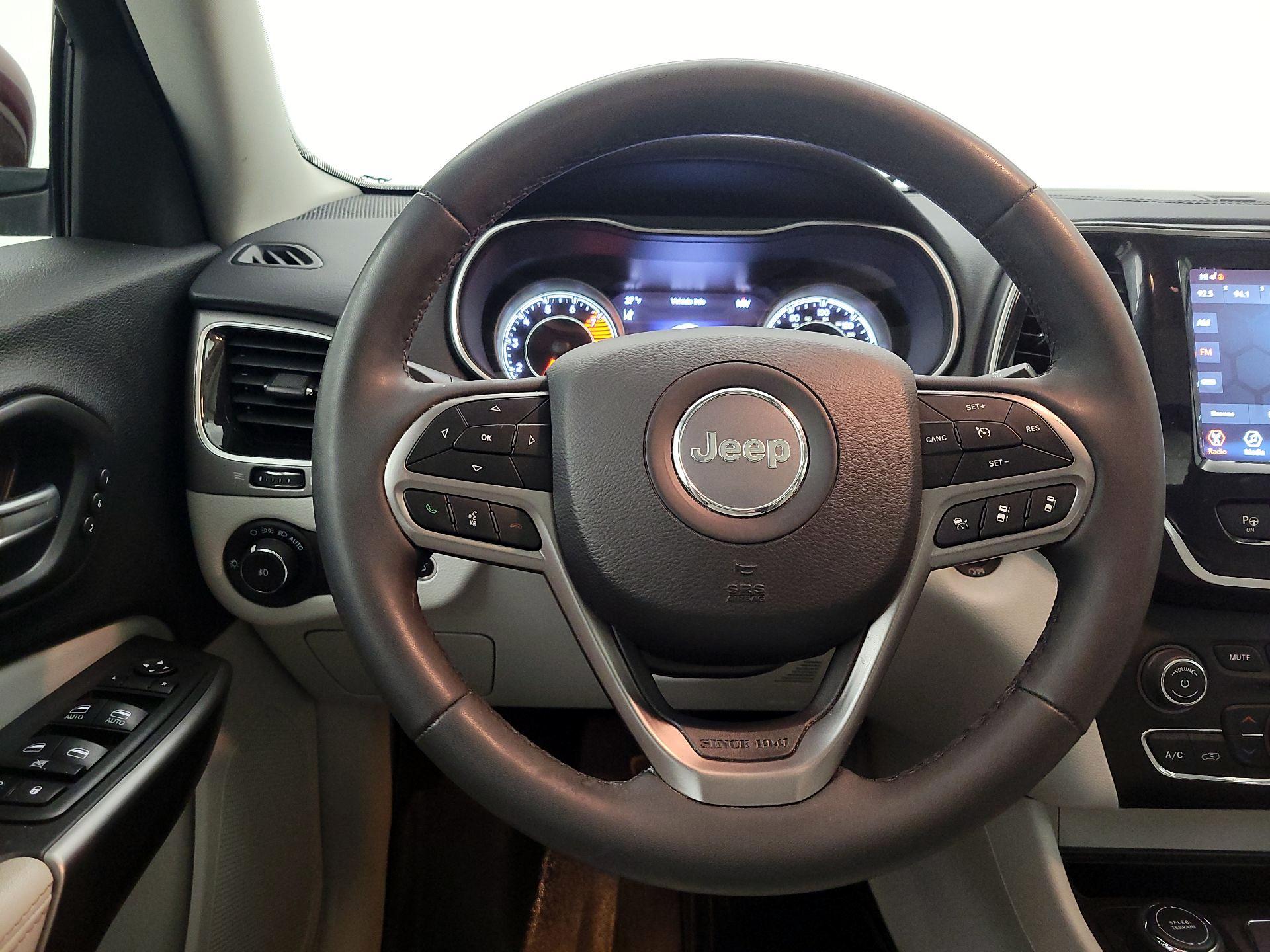 Thumbnail: 2021 Jeep Cherokee - 10