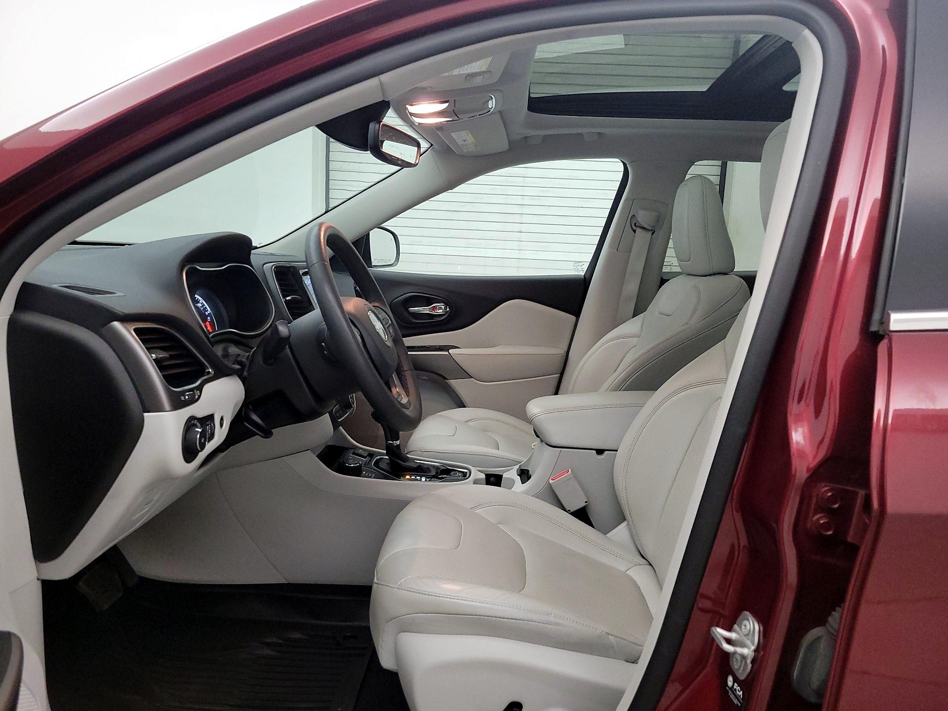 Thumbnail: 2021 Jeep Cherokee - 11