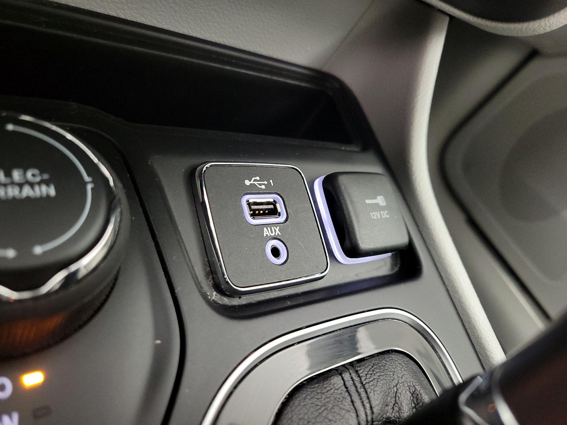 Thumbnail: 2021 Jeep Cherokee - 18