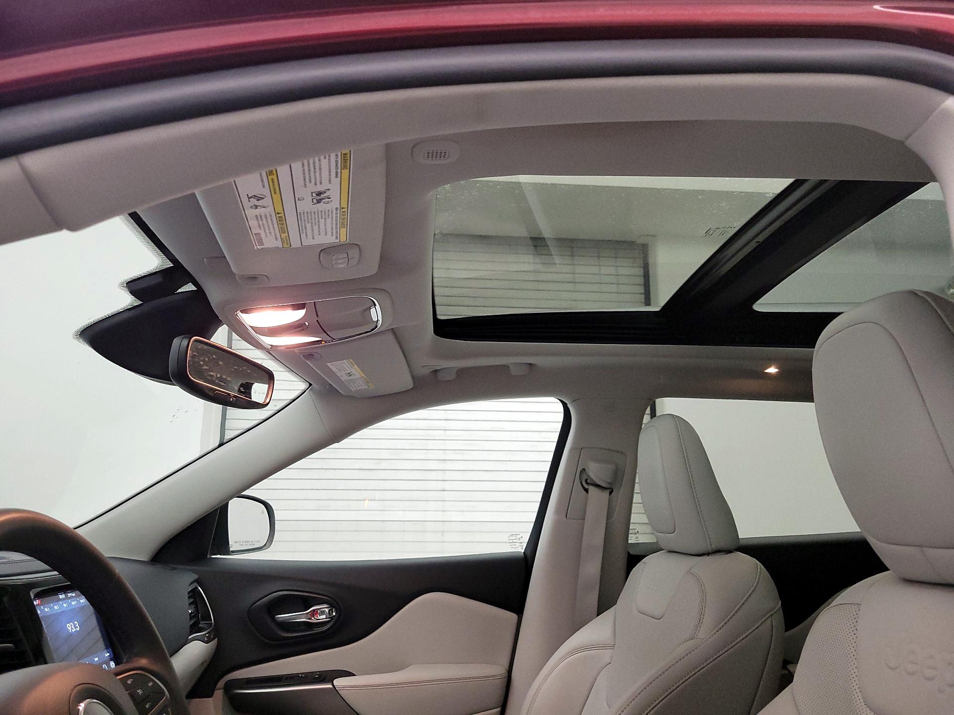 Thumbnail: 2021 Jeep Cherokee - 19