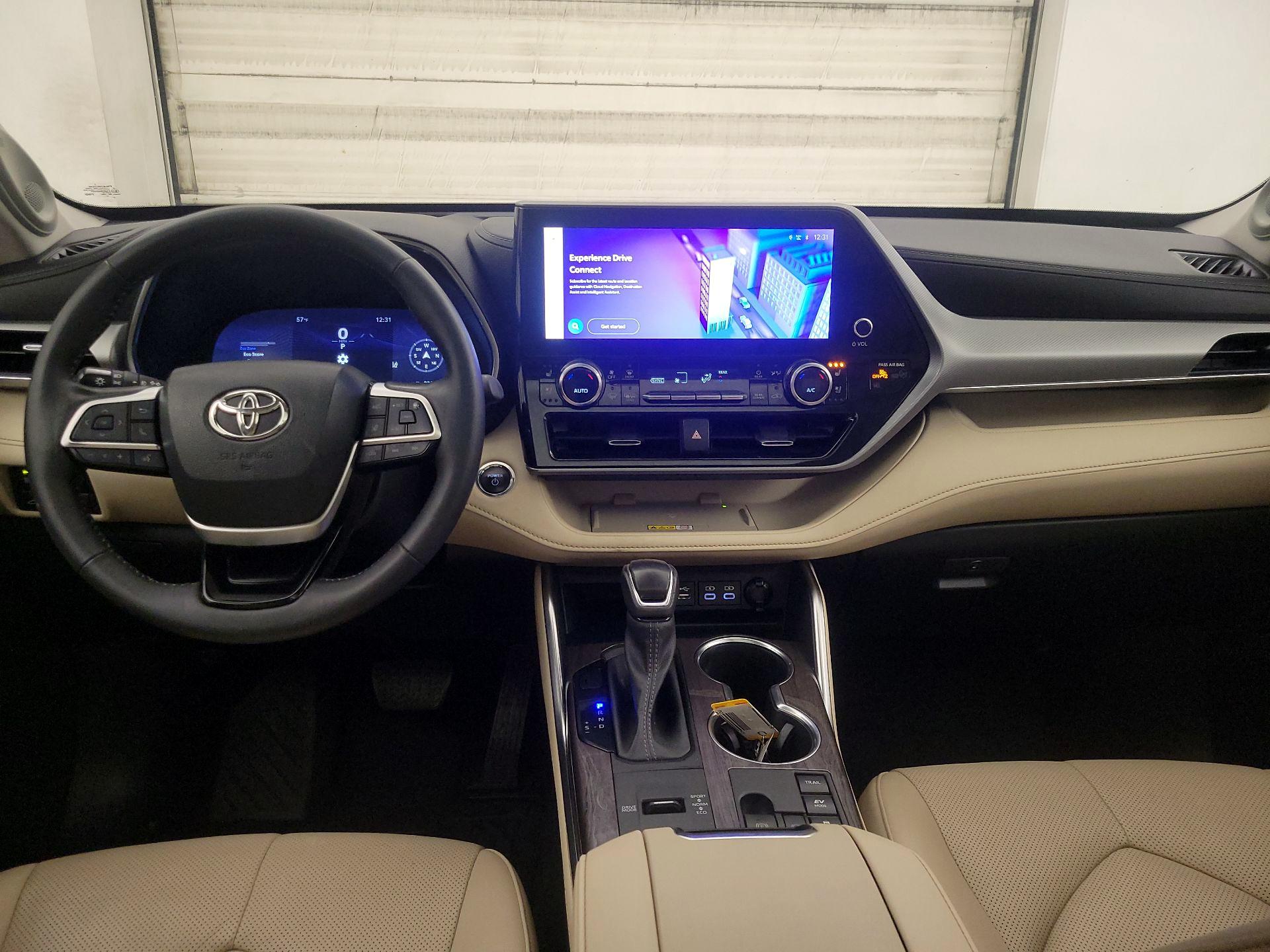 Thumbnail: 2023 Toyota Highlander - 9