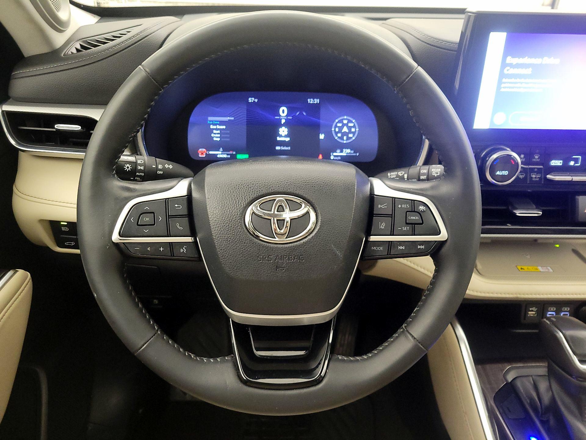 Thumbnail: 2023 Toyota Highlander - 10