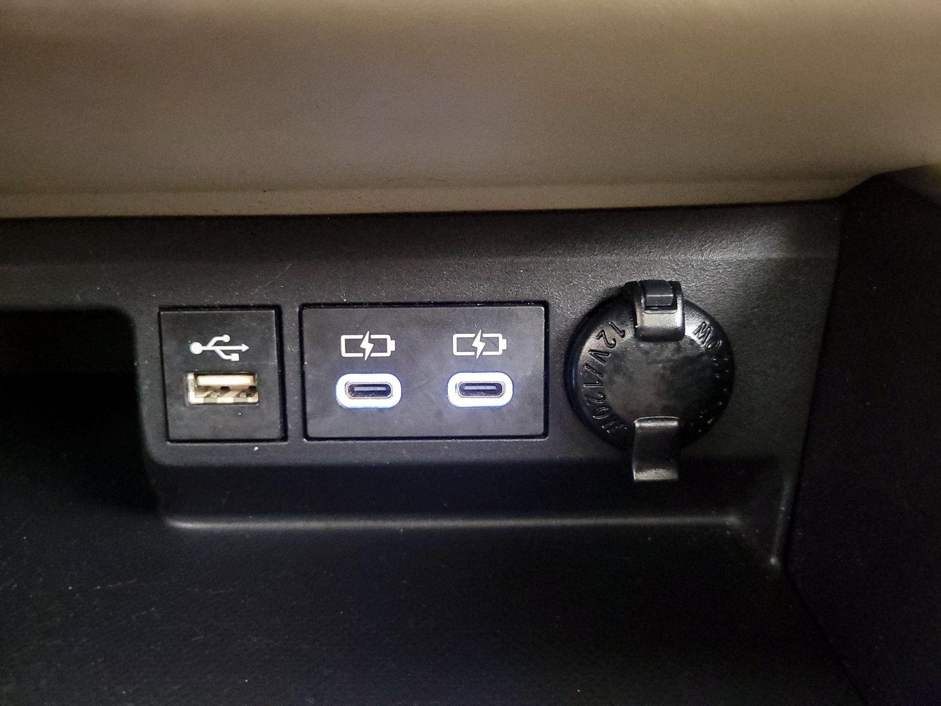 Thumbnail: 2023 Toyota Highlander - 18