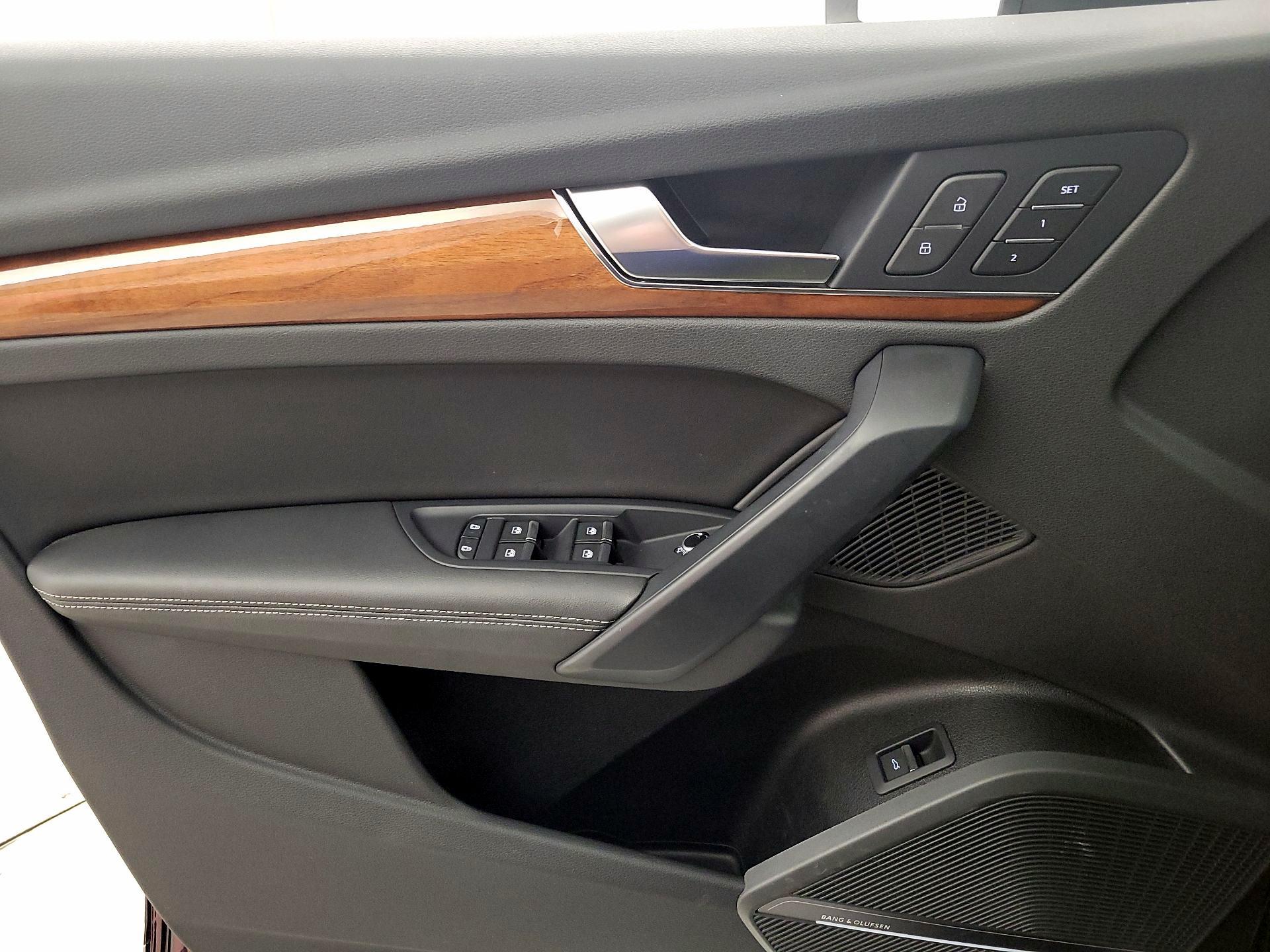 Thumbnail: 2023 Audi Q5 - 12