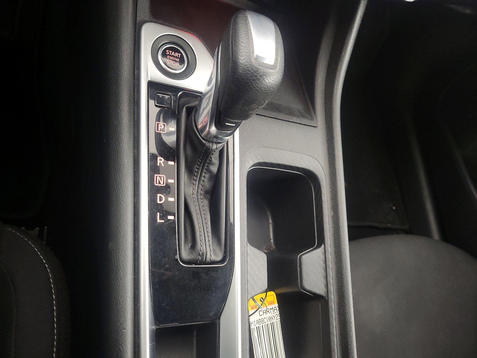 Thumbnail: 2022 Nissan Sentra - 17