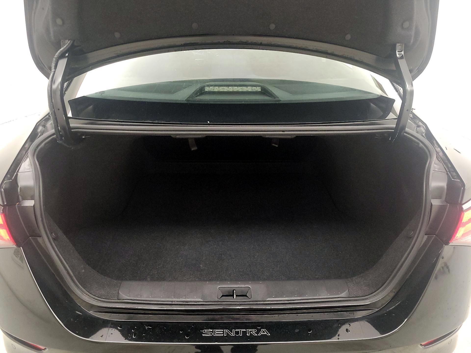 Thumbnail: 2022 Nissan Sentra - 20