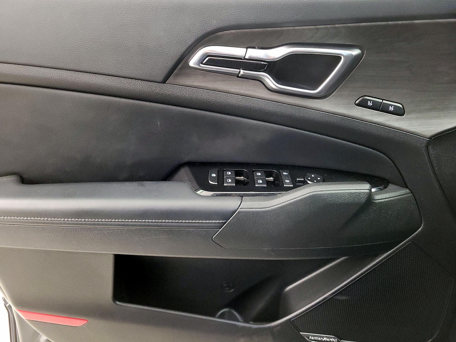 Thumbnail: 2023 Kia Sportage - 12