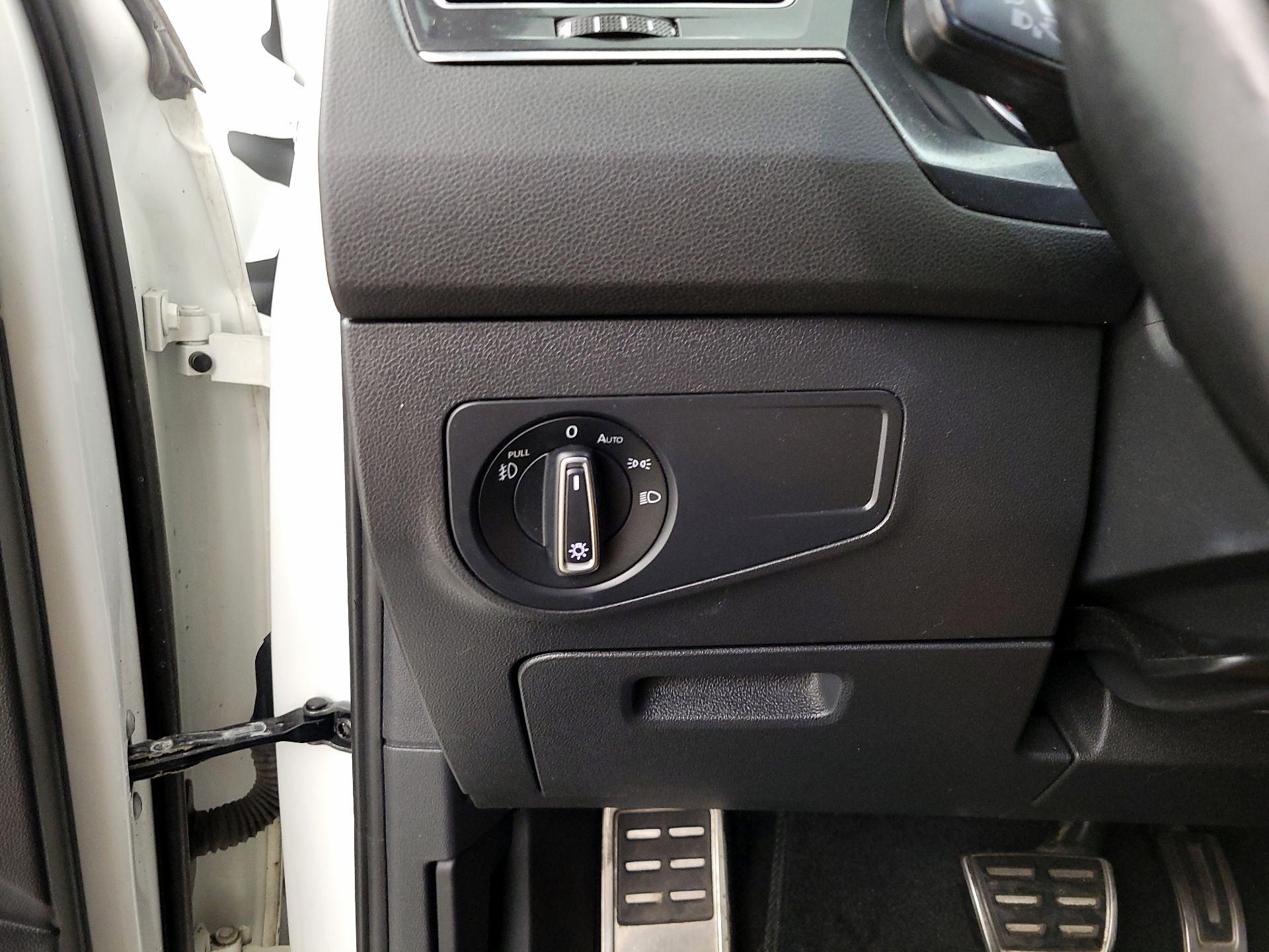 Thumbnail: 2021 Volkswagen Tiguan - 13