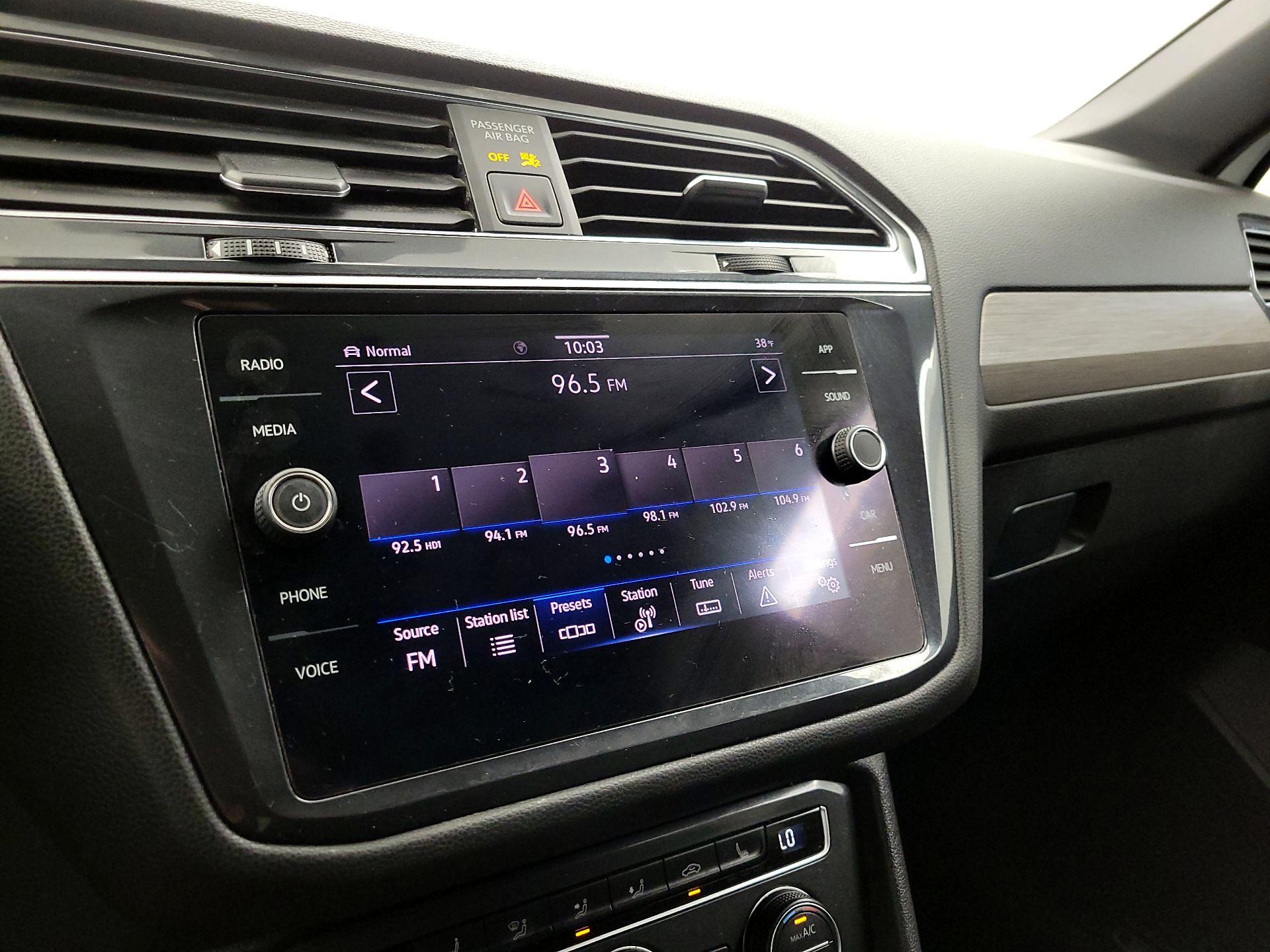 Thumbnail: 2021 Volkswagen Tiguan - 15