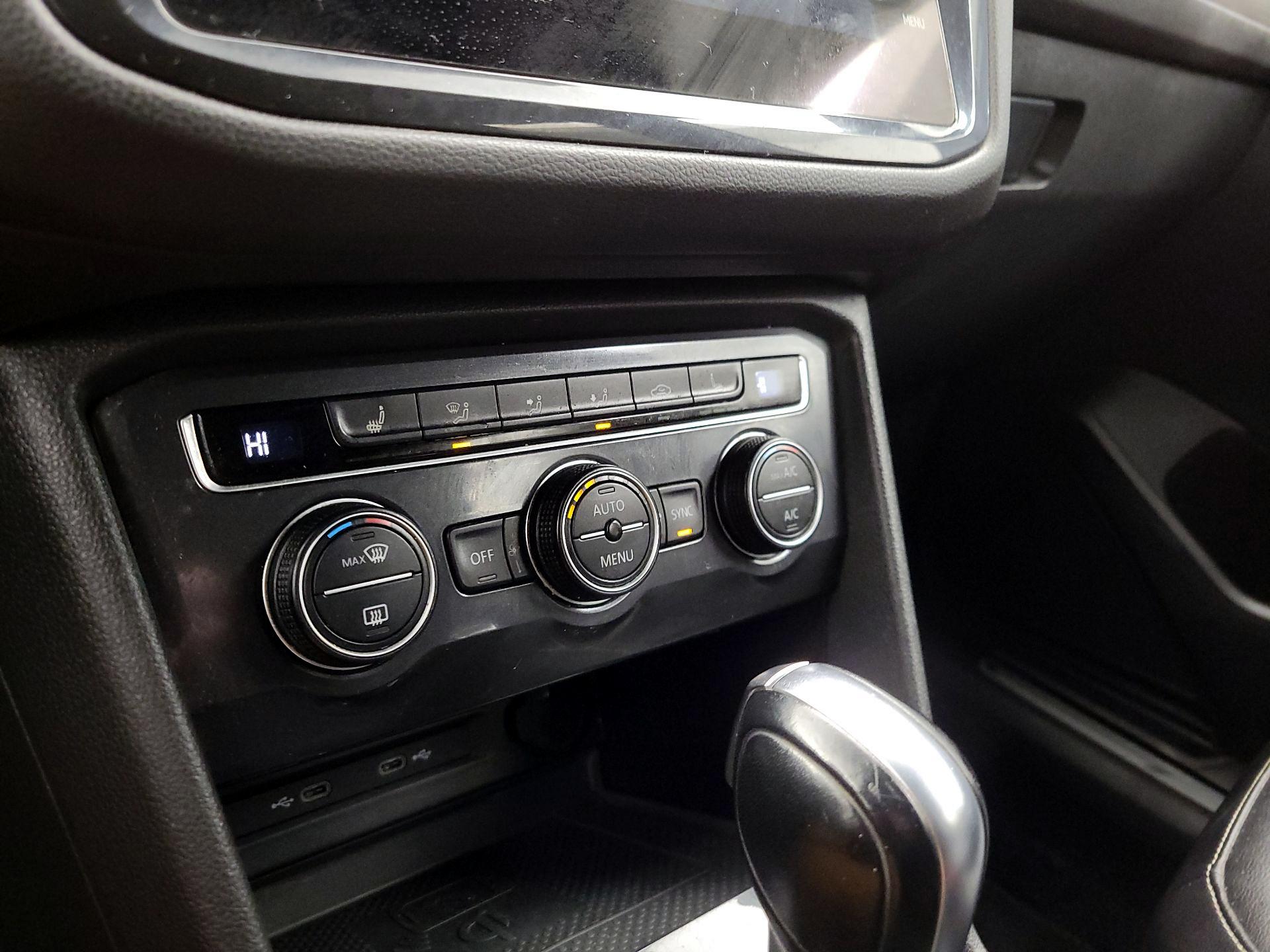 Thumbnail: 2021 Volkswagen Tiguan - 16