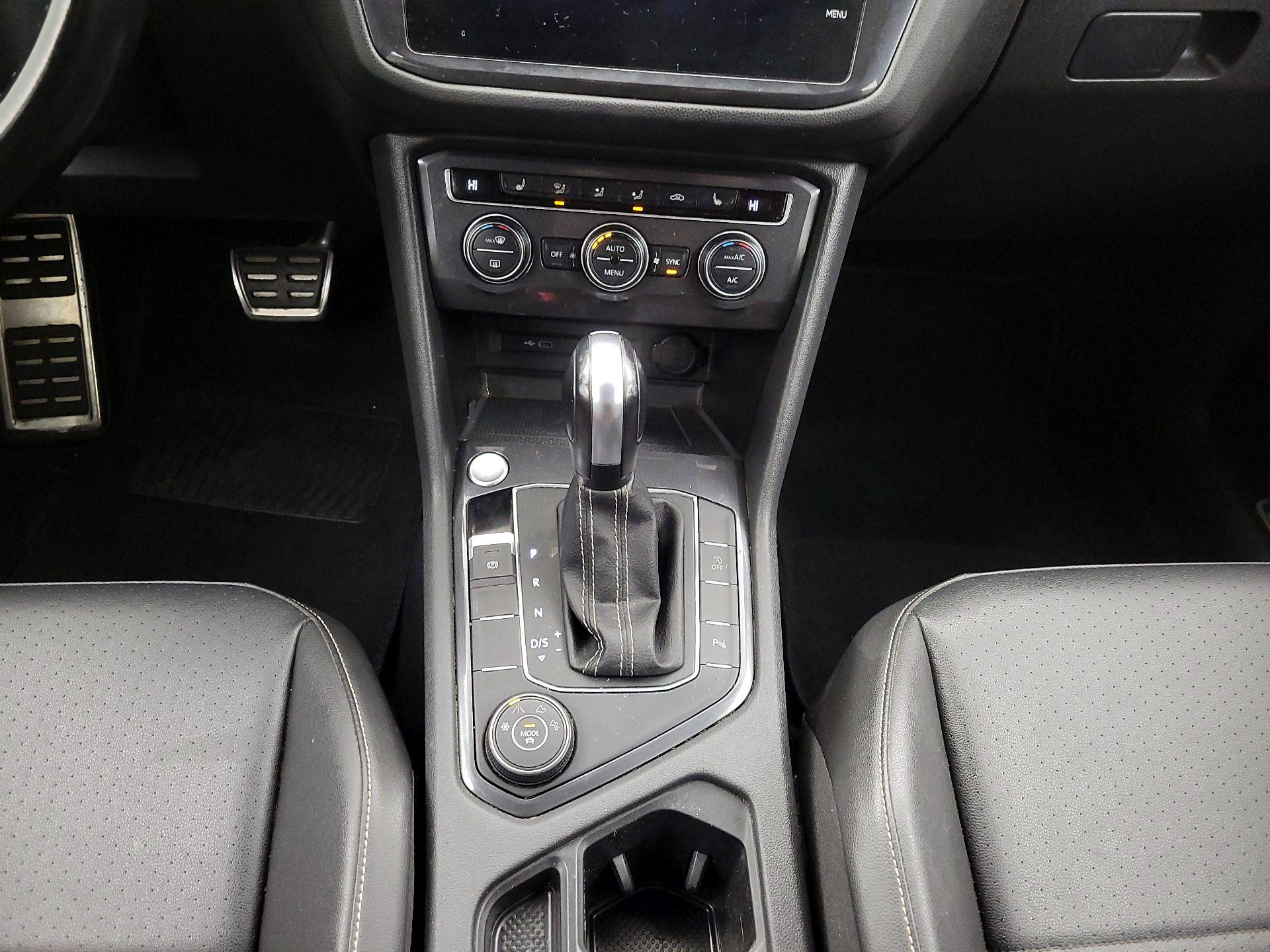 Thumbnail: 2021 Volkswagen Tiguan - 17