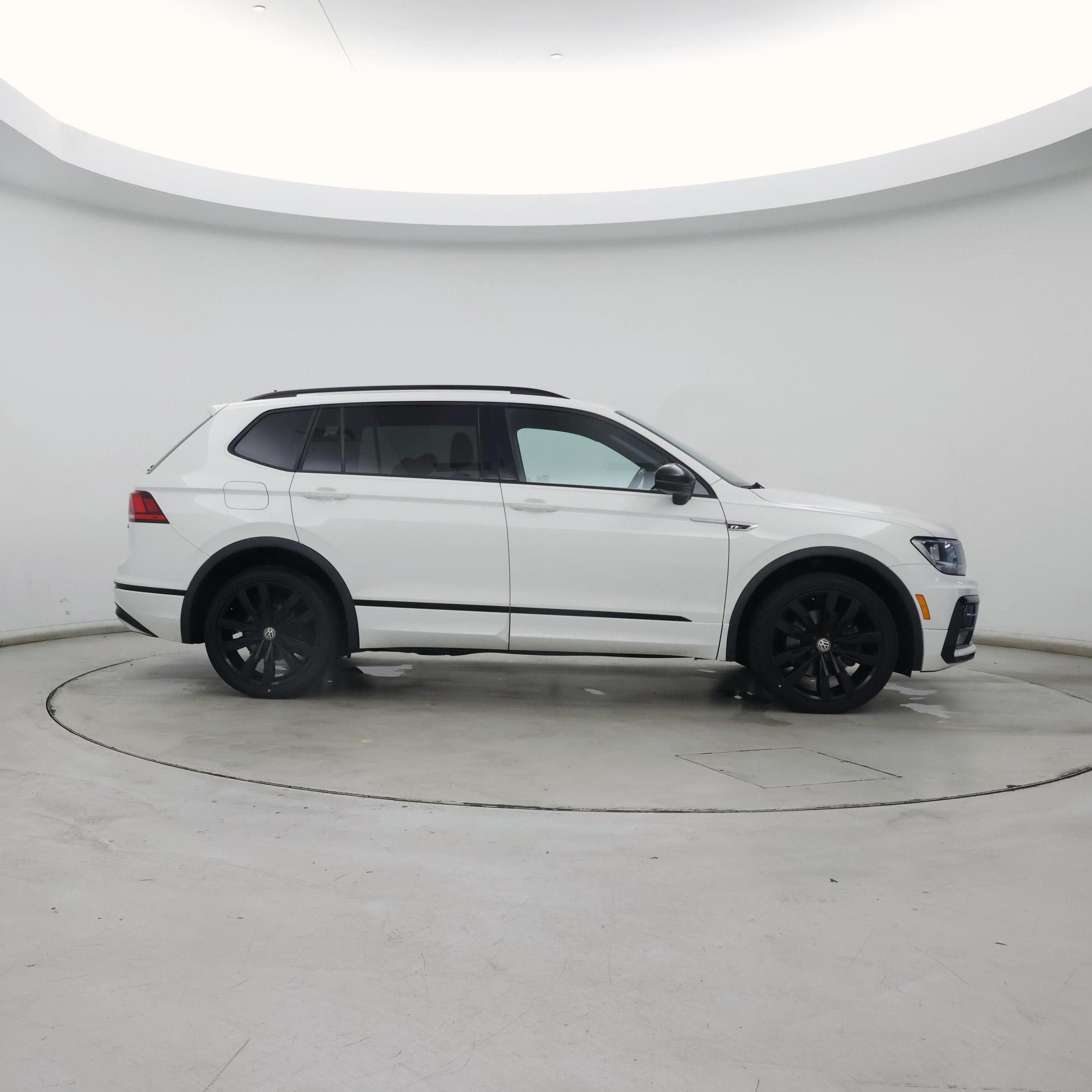 Thumbnail: 2021 Volkswagen Tiguan - 7