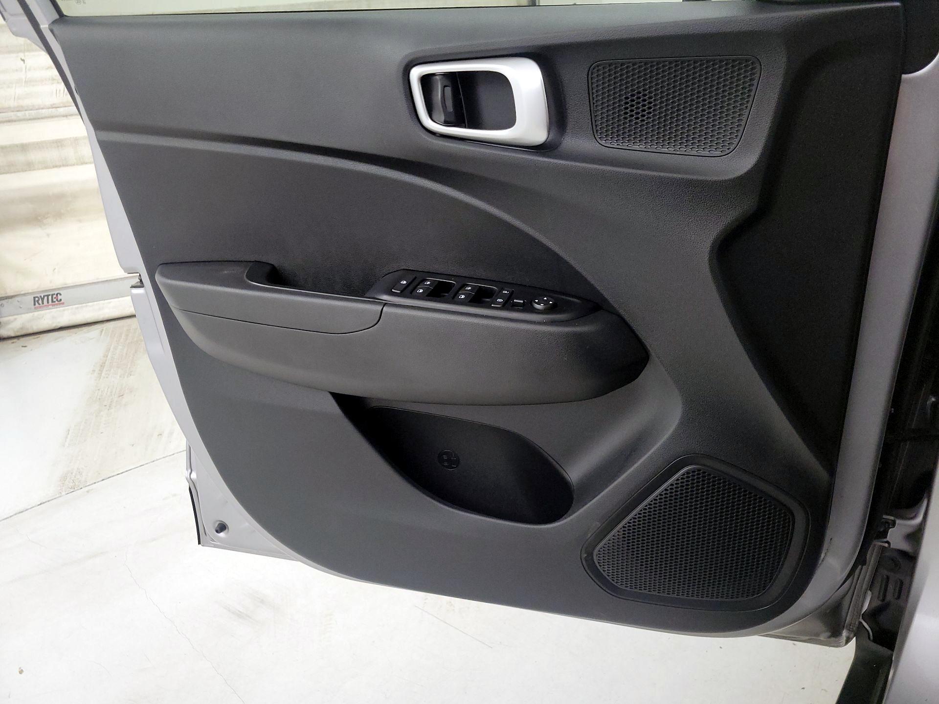 Thumbnail: 2023 Hyundai Venue - 12