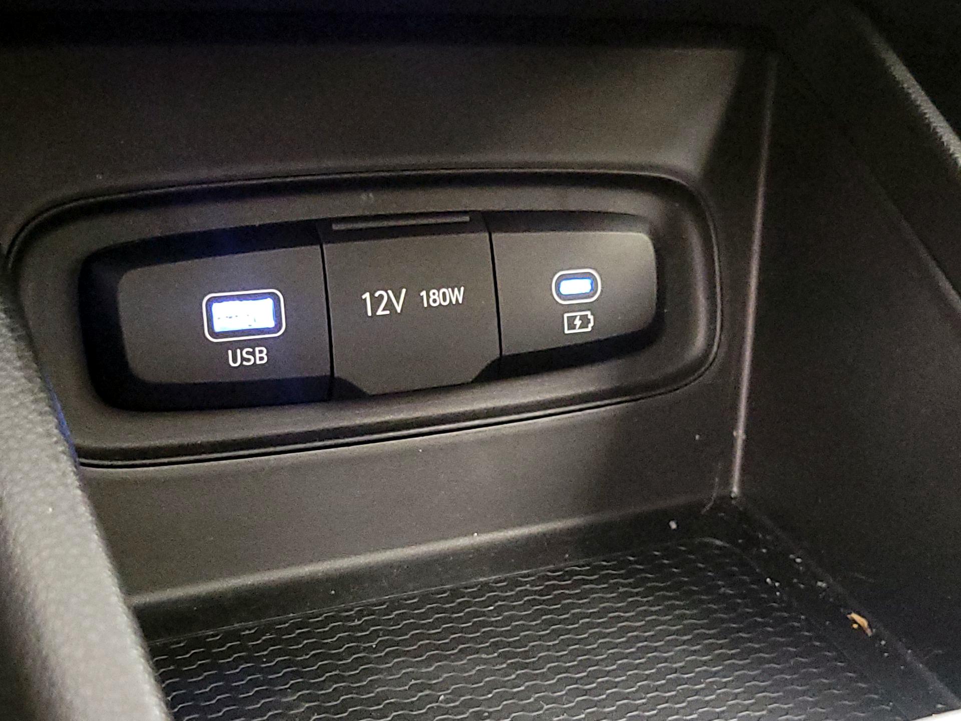 Thumbnail: 2023 Hyundai Venue - 18