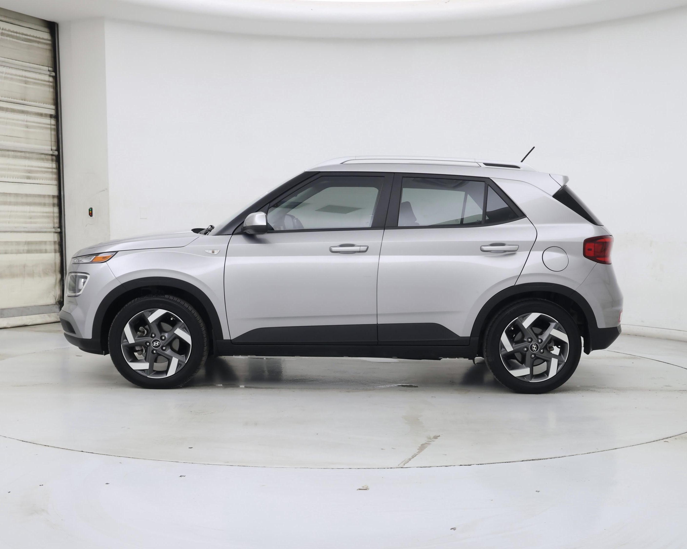 Thumbnail: 2023 Hyundai Venue - 3