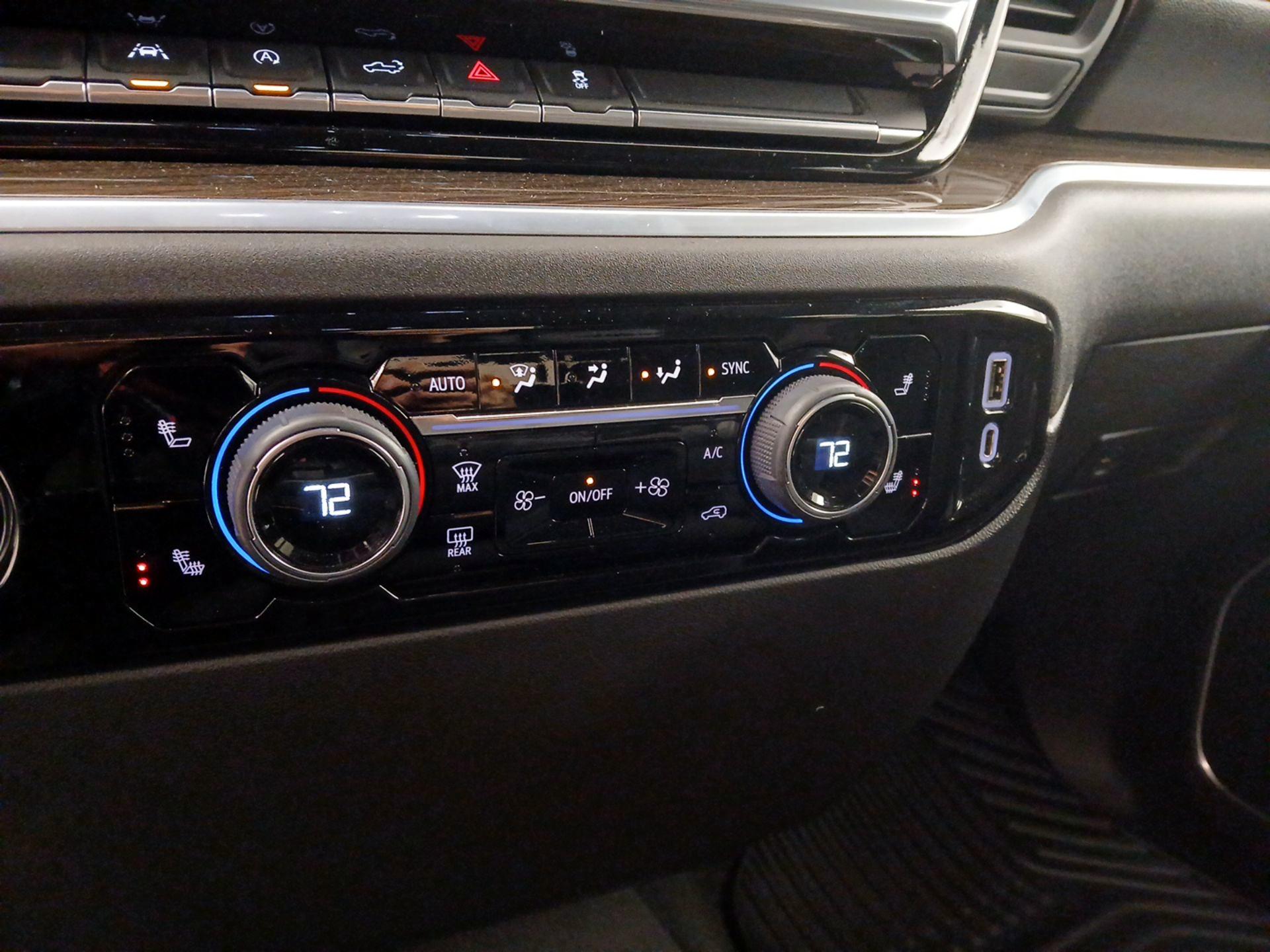 Thumbnail: 2022 Chevrolet Silverado 1500 - 16