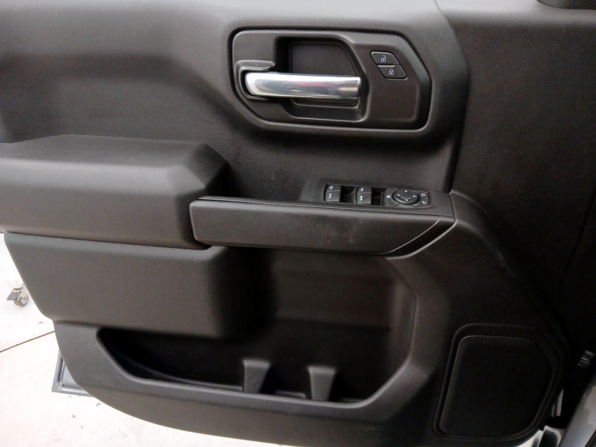 Thumbnail: 2021 Chevrolet Silverado 1500 - 12