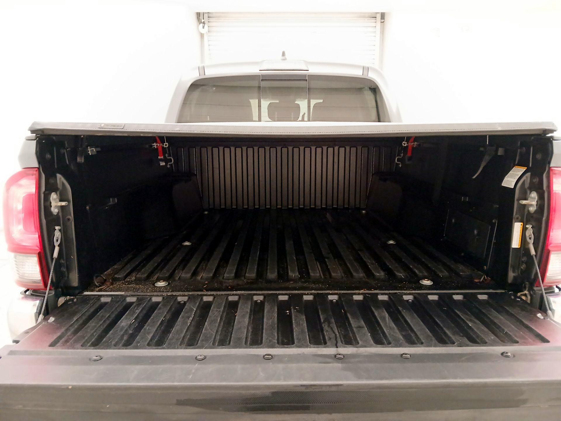 Thumbnail: 2021 Toyota Tacoma - 20