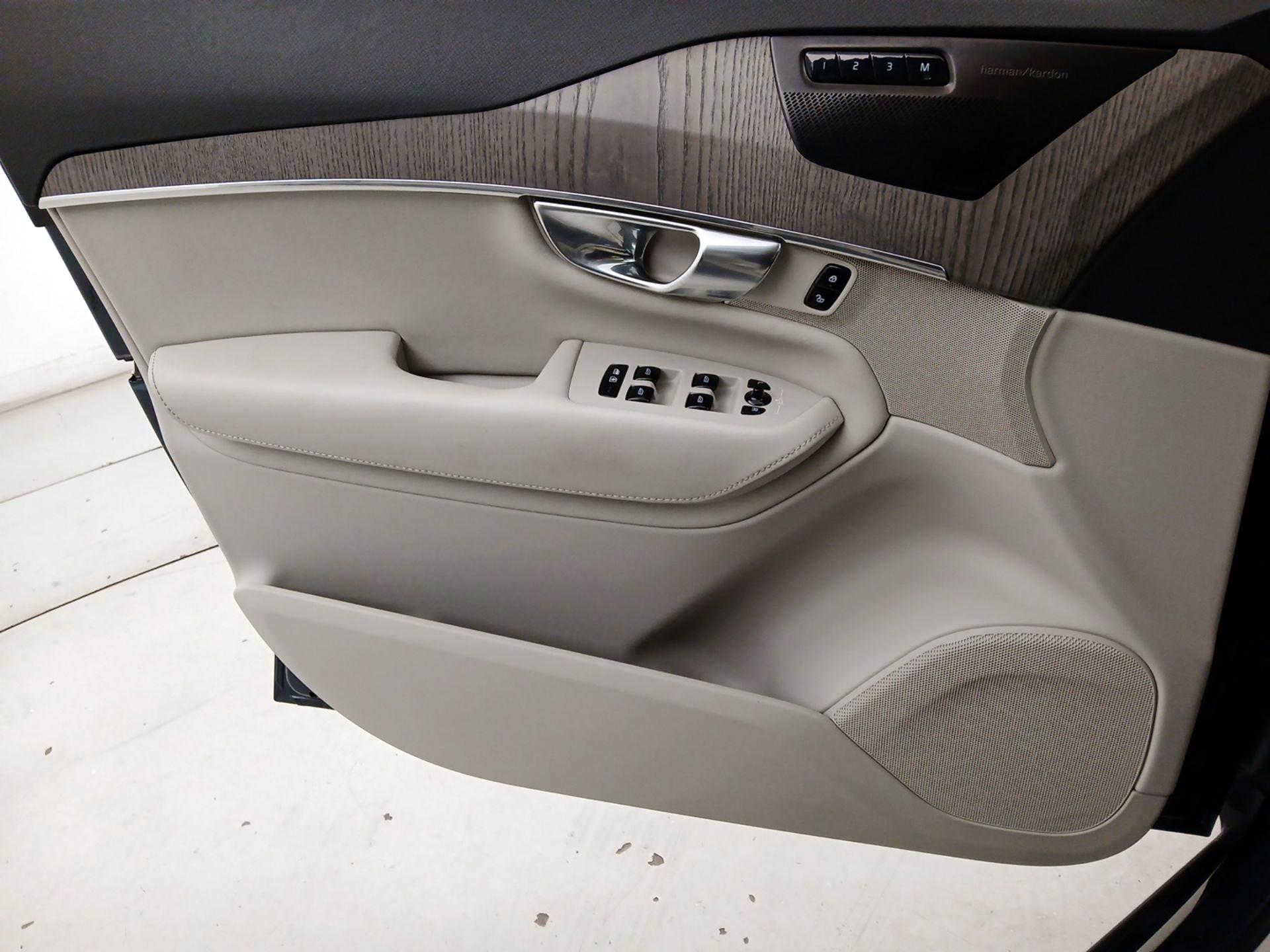 Thumbnail: 2023 Volvo XC90 - 12