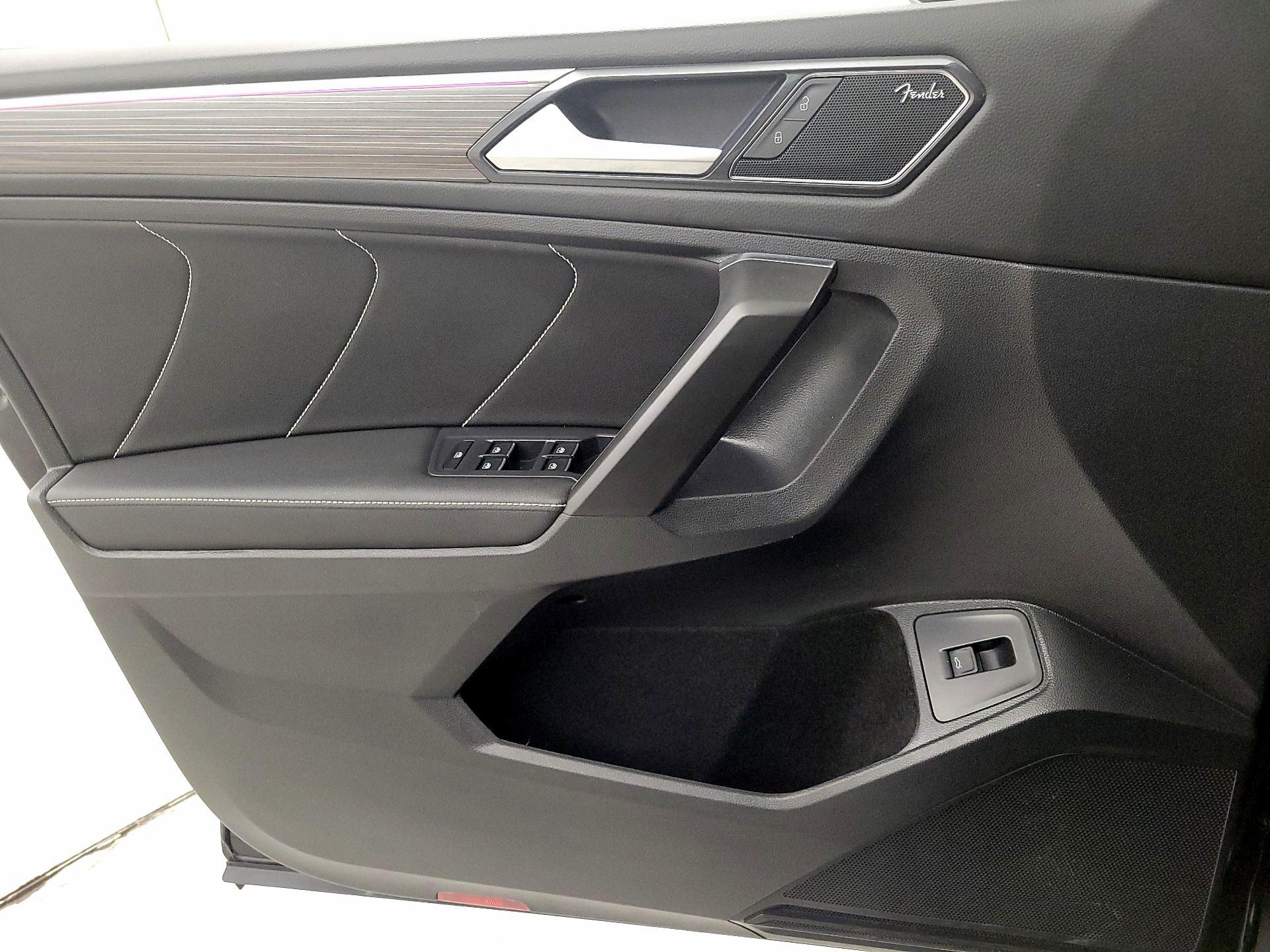 Thumbnail: 2022 Volkswagen Tiguan - 12