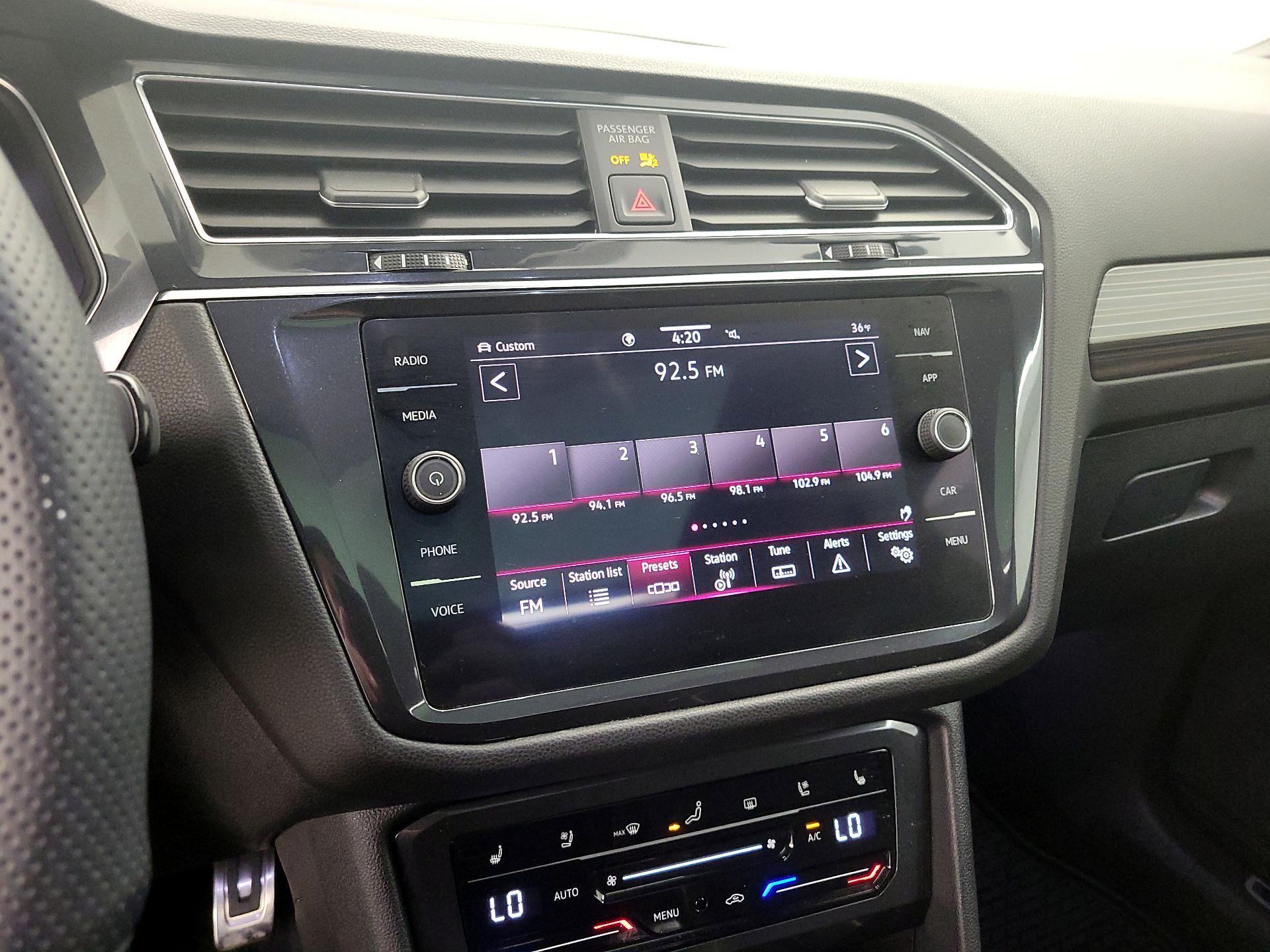 Thumbnail: 2022 Volkswagen Tiguan - 15