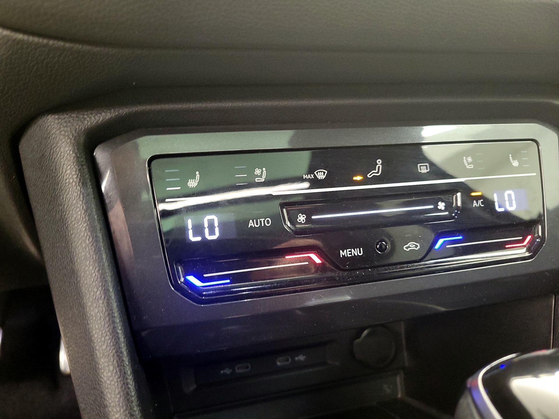 Thumbnail: 2022 Volkswagen Tiguan - 16