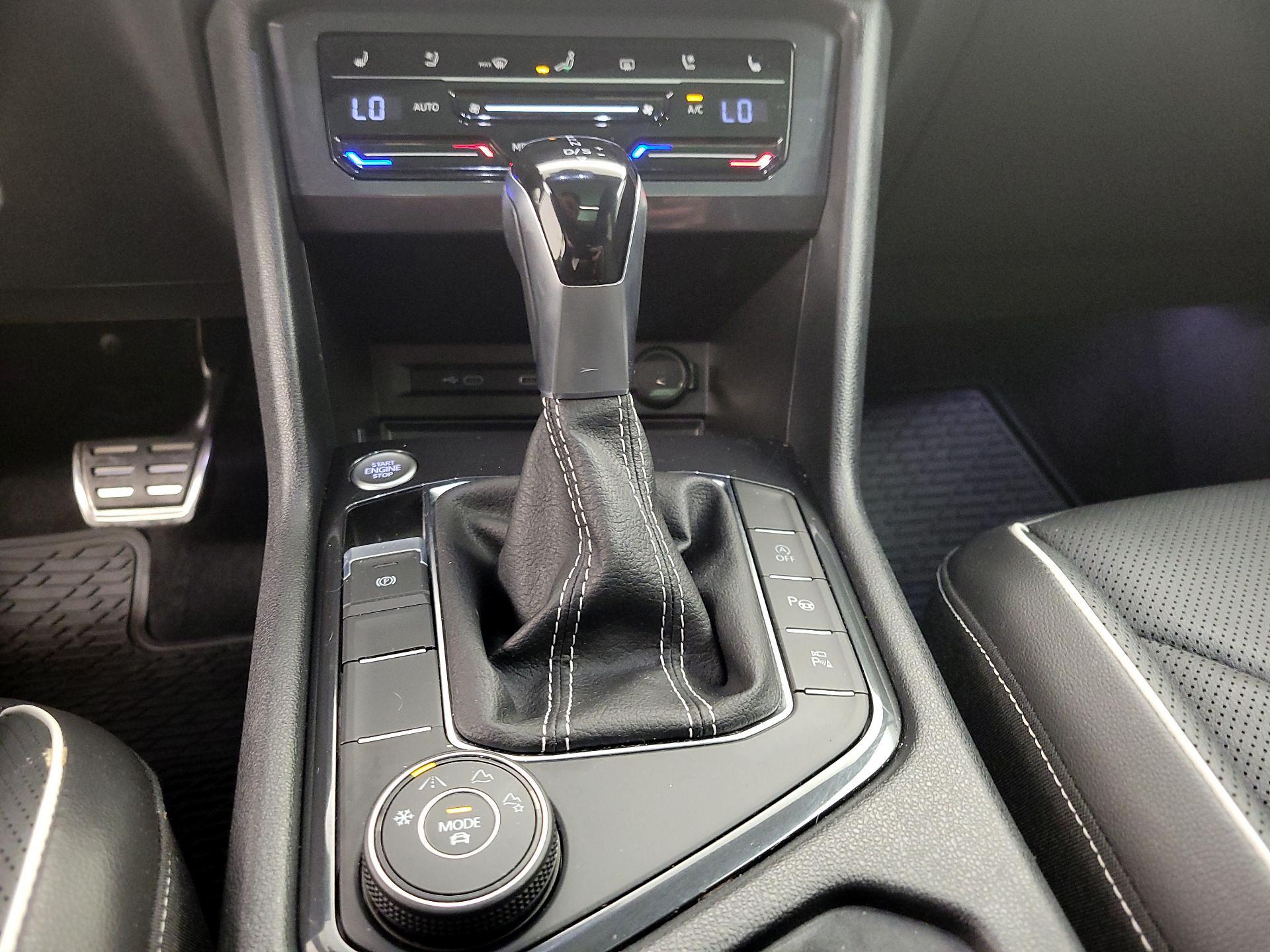 Thumbnail: 2022 Volkswagen Tiguan - 17