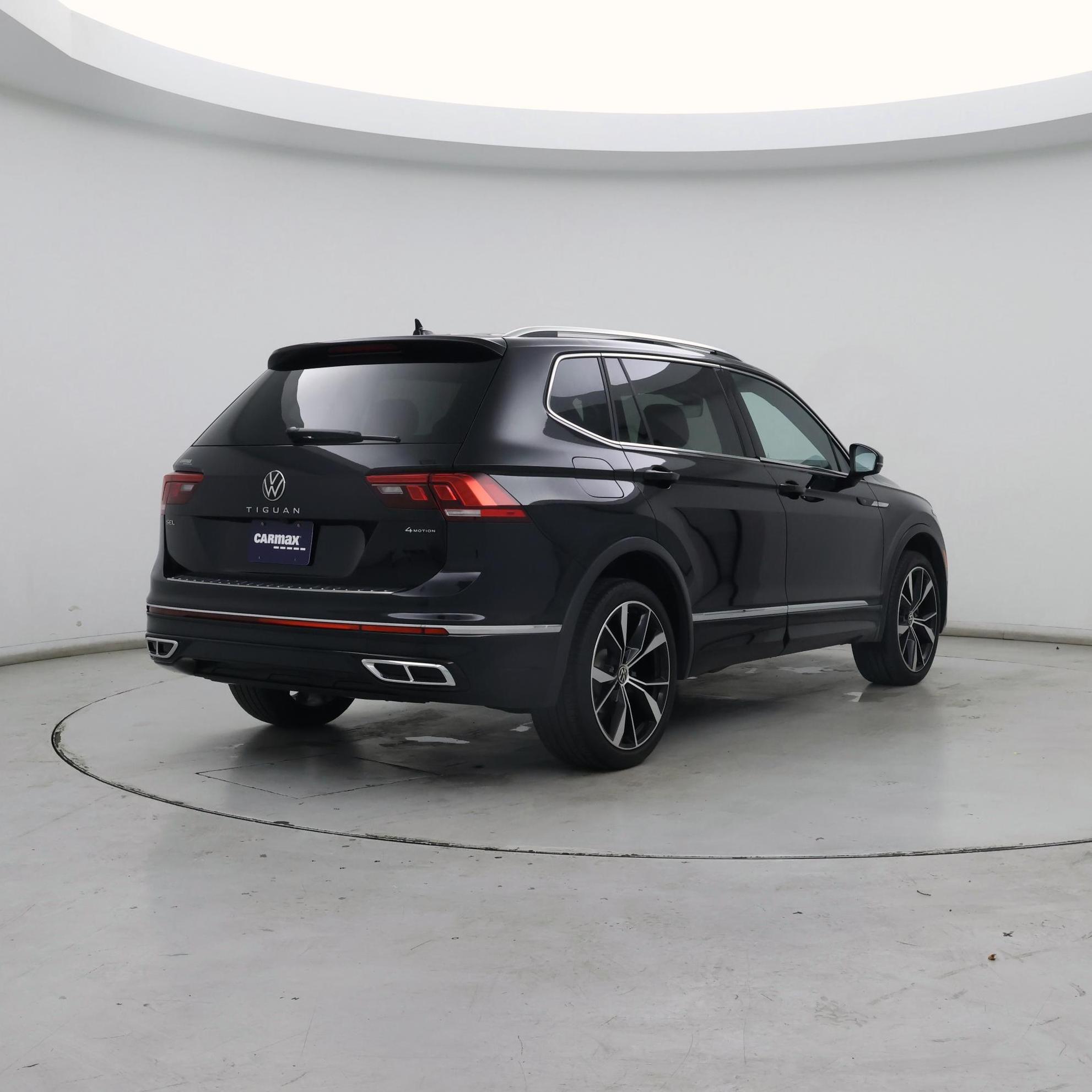 Thumbnail: 2022 Volkswagen Tiguan - 8