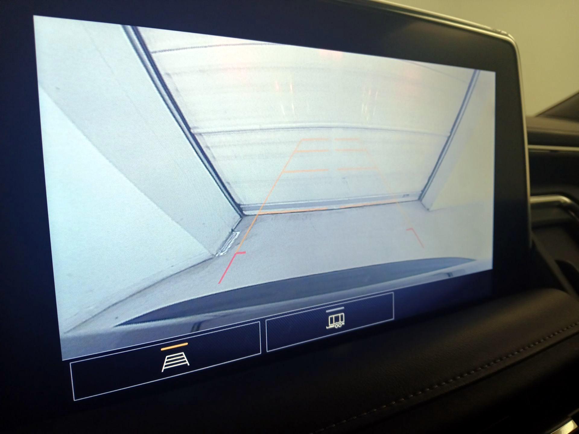 Thumbnail: 2021 Chevrolet Suburban - 15