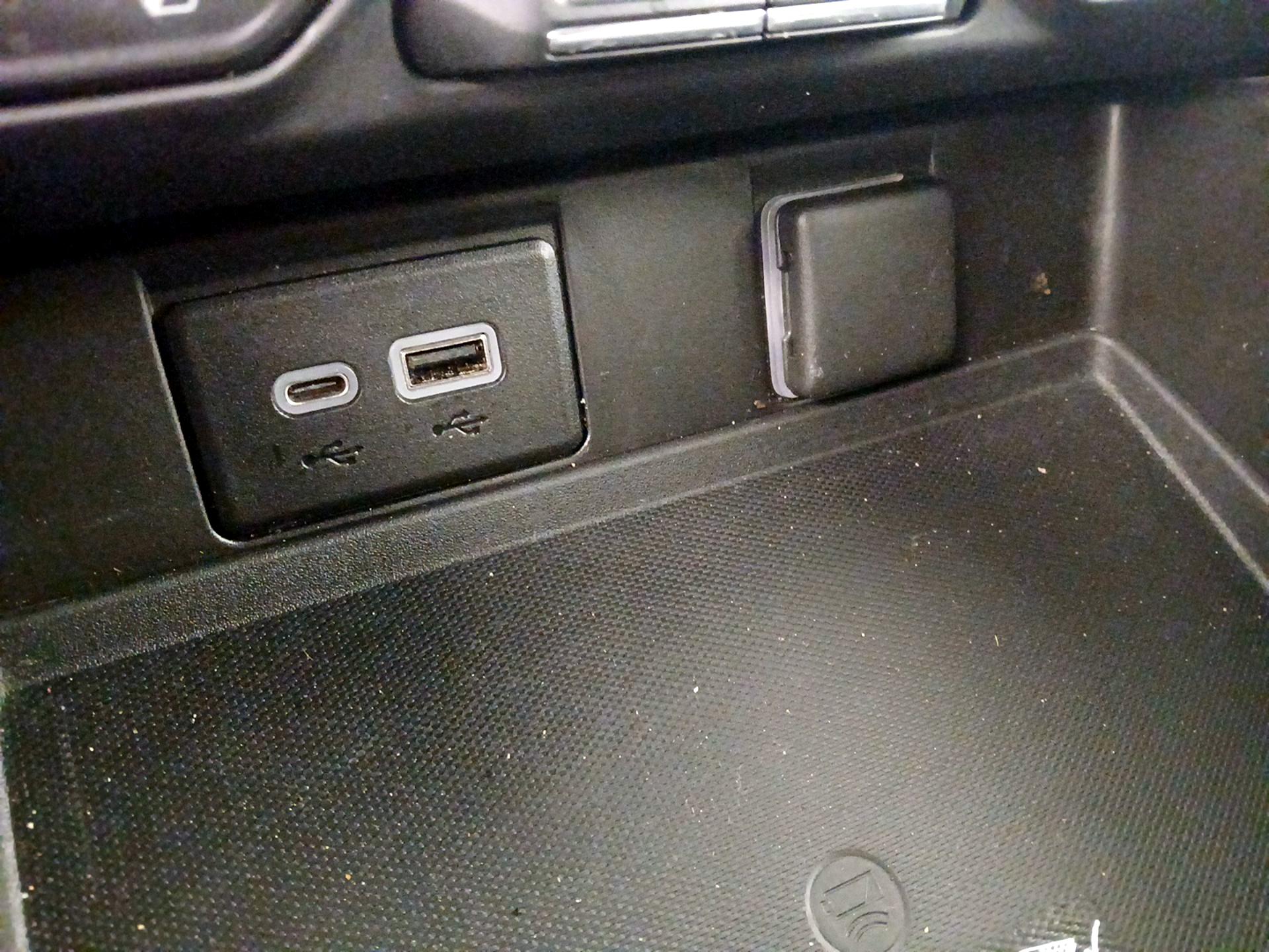 Thumbnail: 2021 Chevrolet Suburban - 19