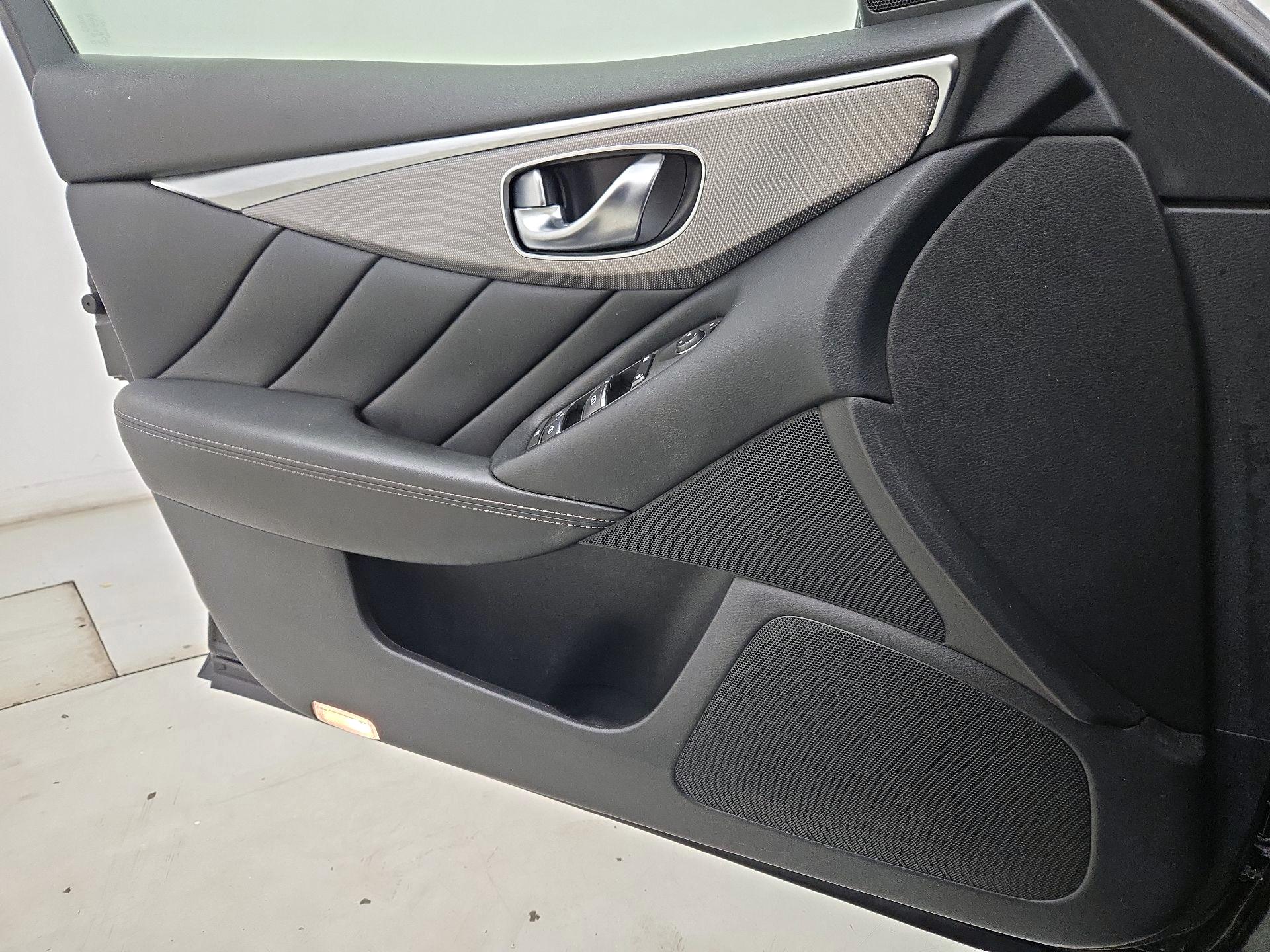 Thumbnail: 2015 INFINITI Q50 - 12