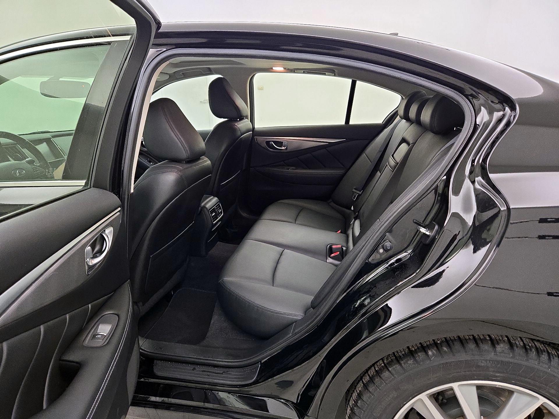 Thumbnail: 2015 INFINITI Q50 - 20