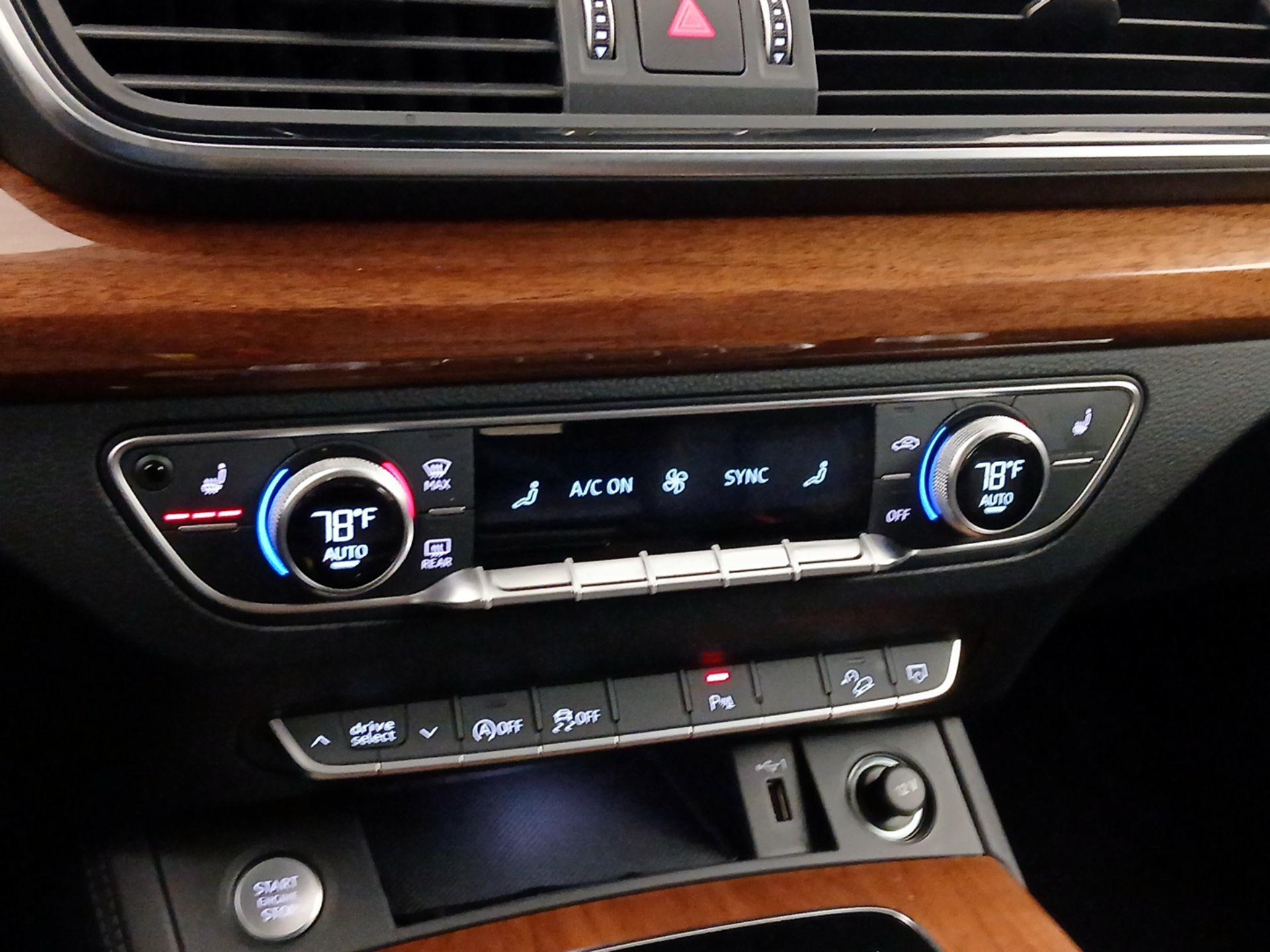 Thumbnail: 2021 Audi Q5 - 16