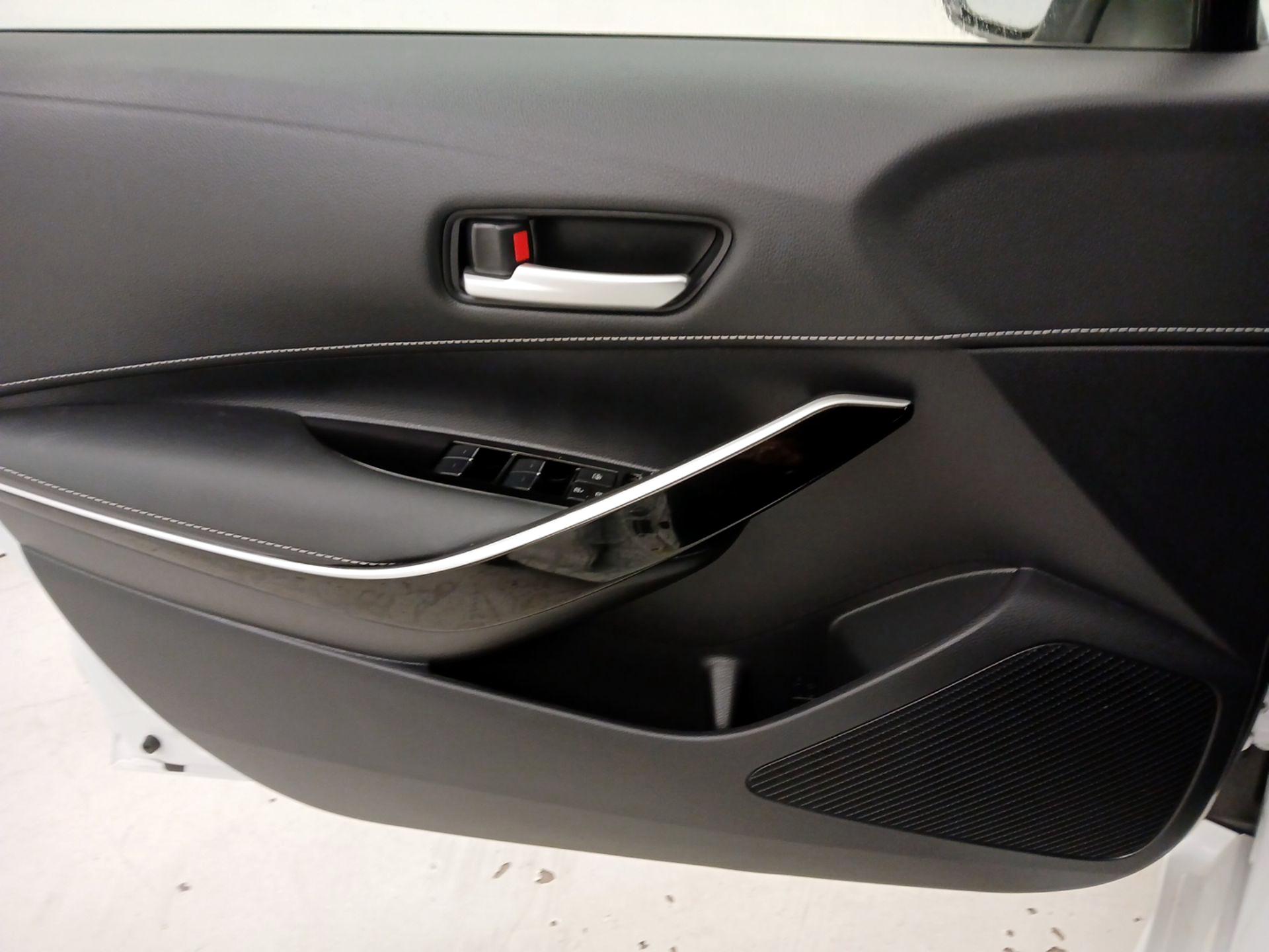 Thumbnail: 2021 Toyota Corolla - 12