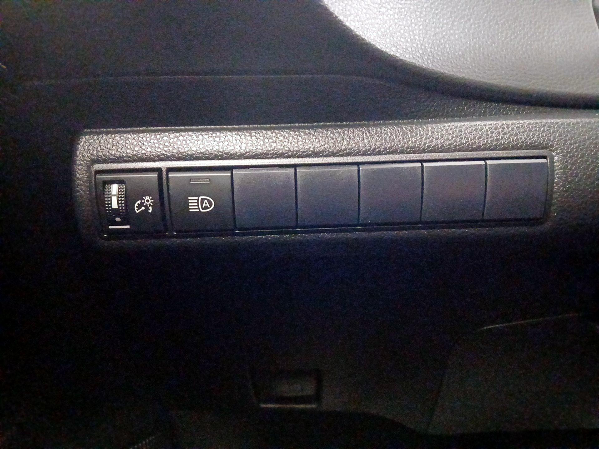 Thumbnail: 2021 Toyota Corolla - 13