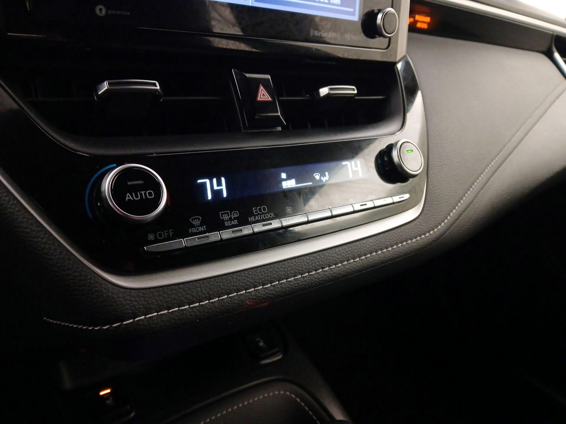 Thumbnail: 2021 Toyota Corolla - 16