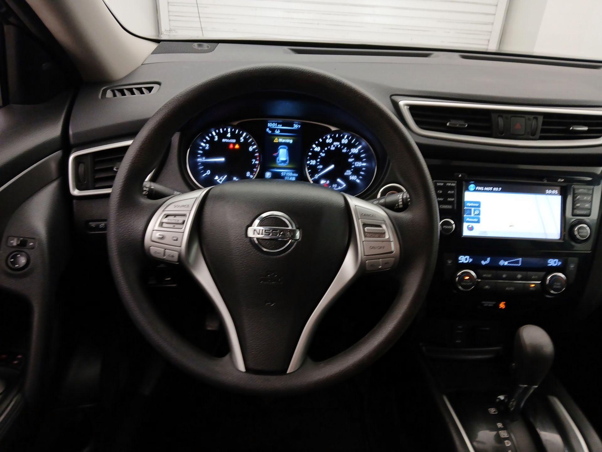 Thumbnail: 2015 Nissan Rogue - 10