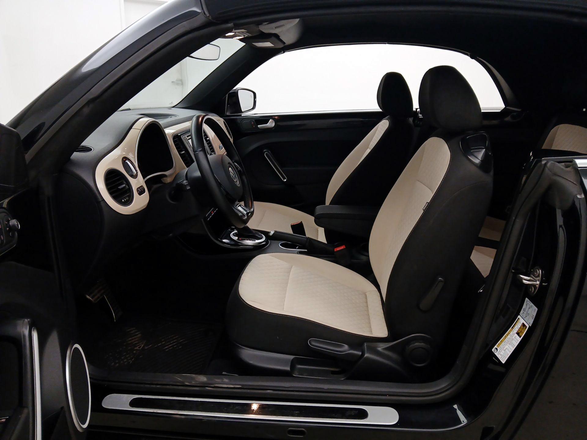 Thumbnail: 2019 Volkswagen Beetle - 11