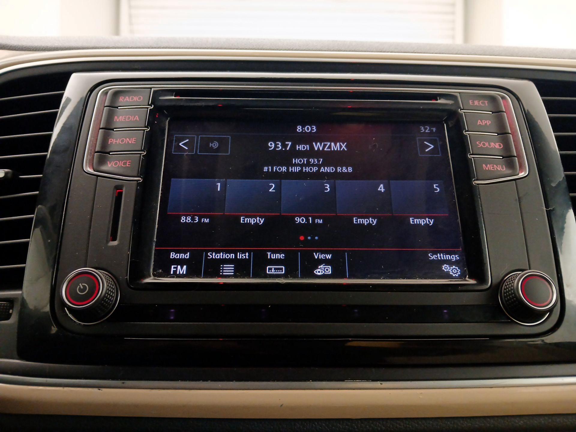 Thumbnail: 2019 Volkswagen Beetle - 15