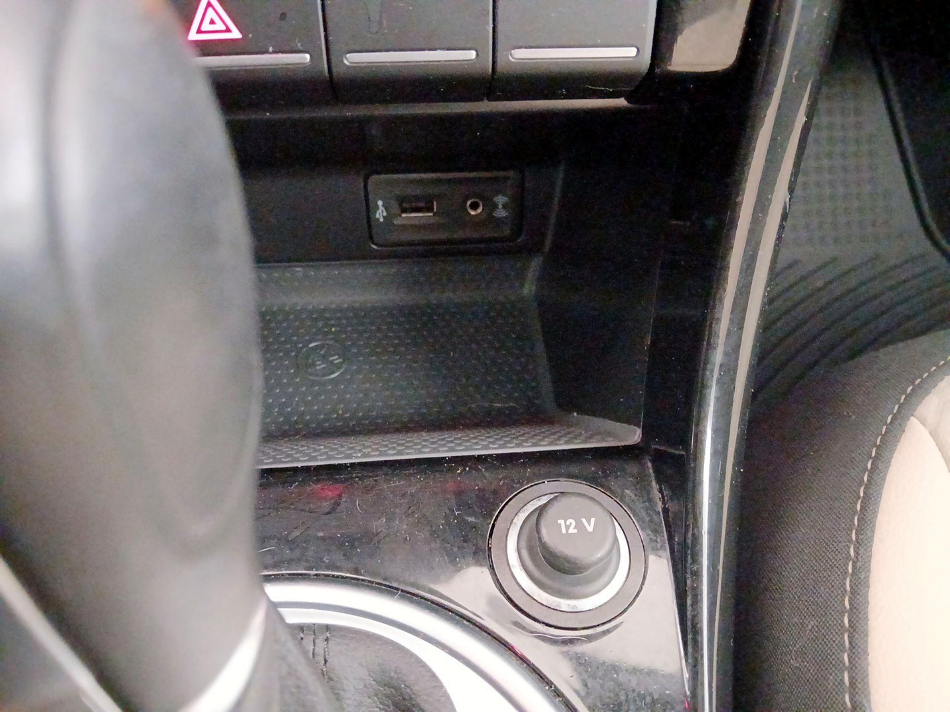 Thumbnail: 2019 Volkswagen Beetle - 18