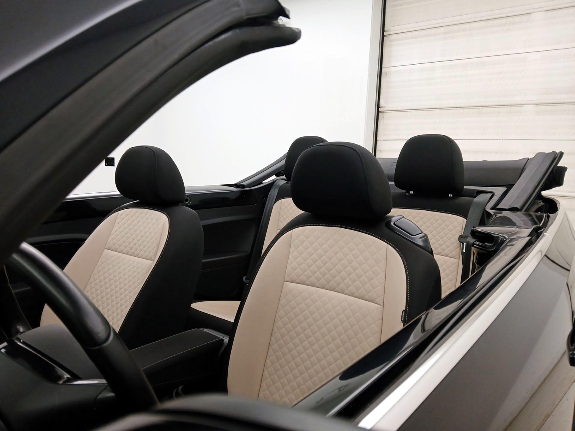 Thumbnail: 2019 Volkswagen Beetle - 19