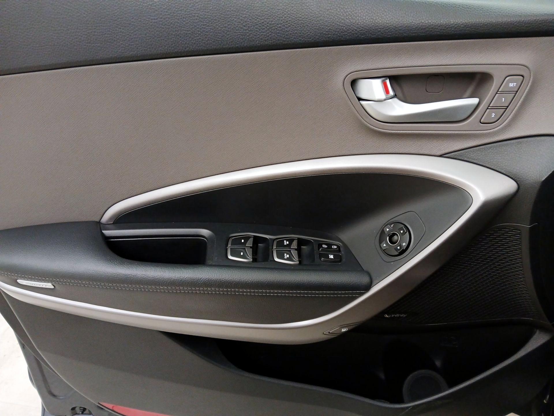 Thumbnail: 2016 Hyundai Santa Fe - 12