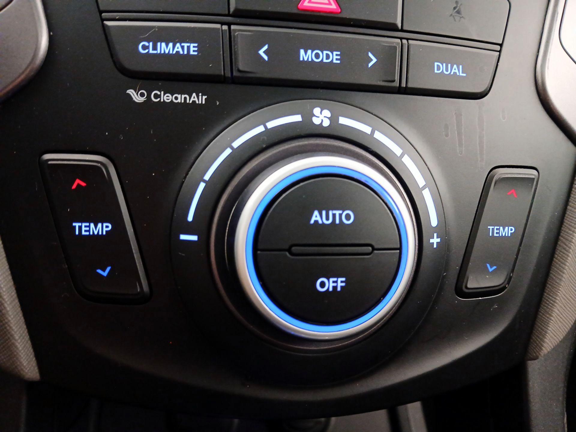 Thumbnail: 2016 Hyundai Santa Fe - 16