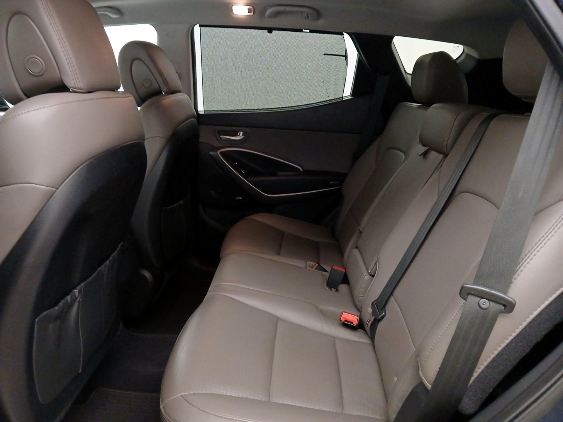 Thumbnail: 2016 Hyundai Santa Fe - 19