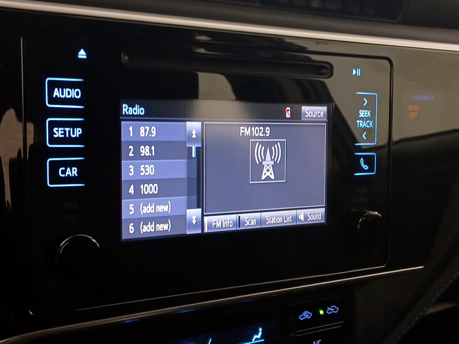 Thumbnail: 2018 Toyota Corolla - 15