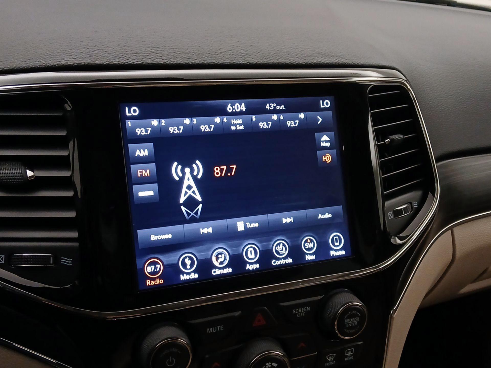 Thumbnail: 2019 Jeep Grand Cherokee - 16