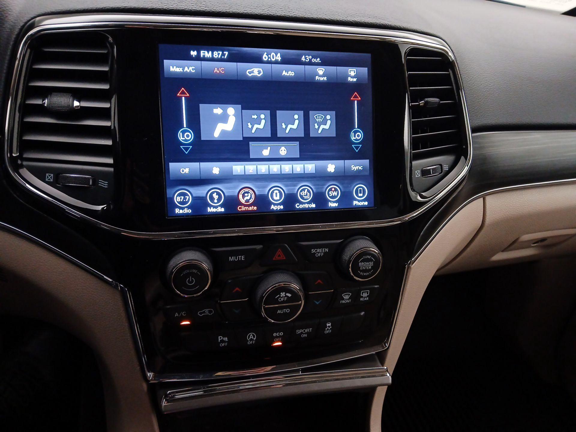 Thumbnail: 2019 Jeep Grand Cherokee - 17